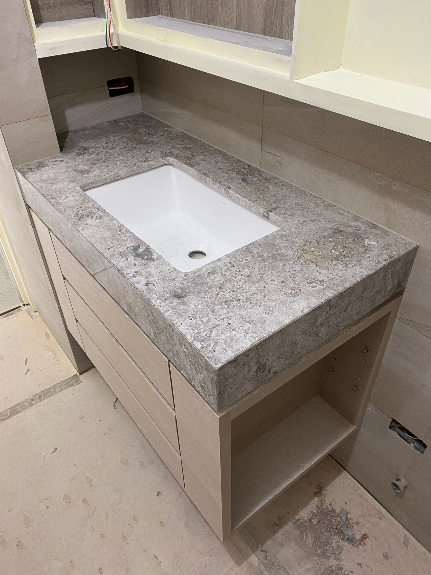 銀灰珍珠-浴缸檯面