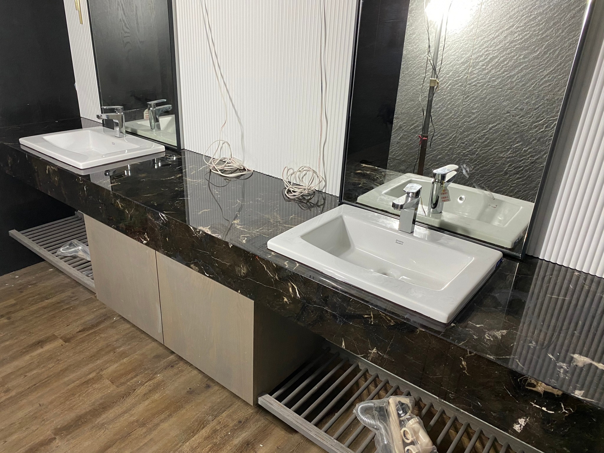 金鑲玉-洗手檯面