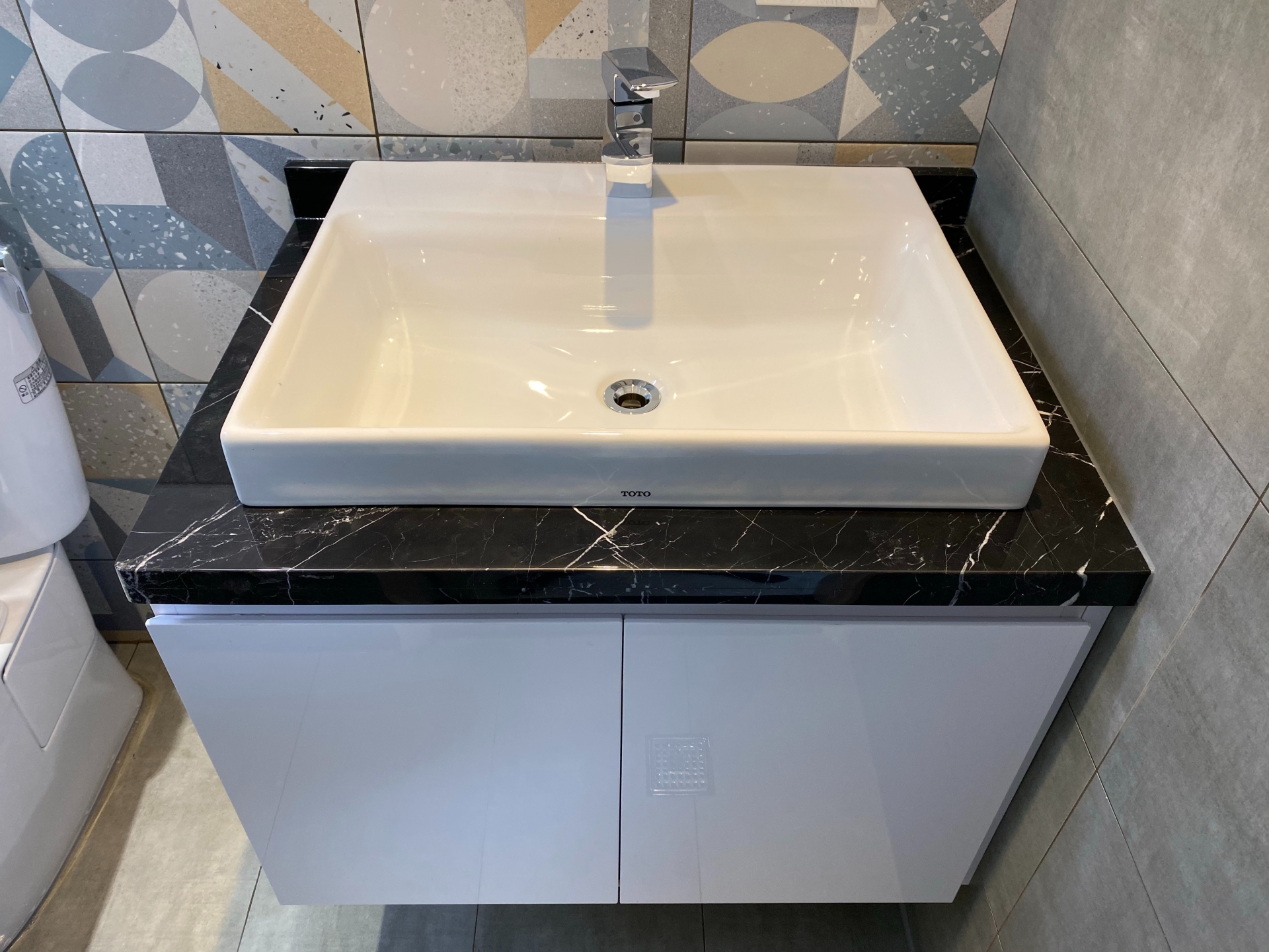 黑雲石-洗手檯面