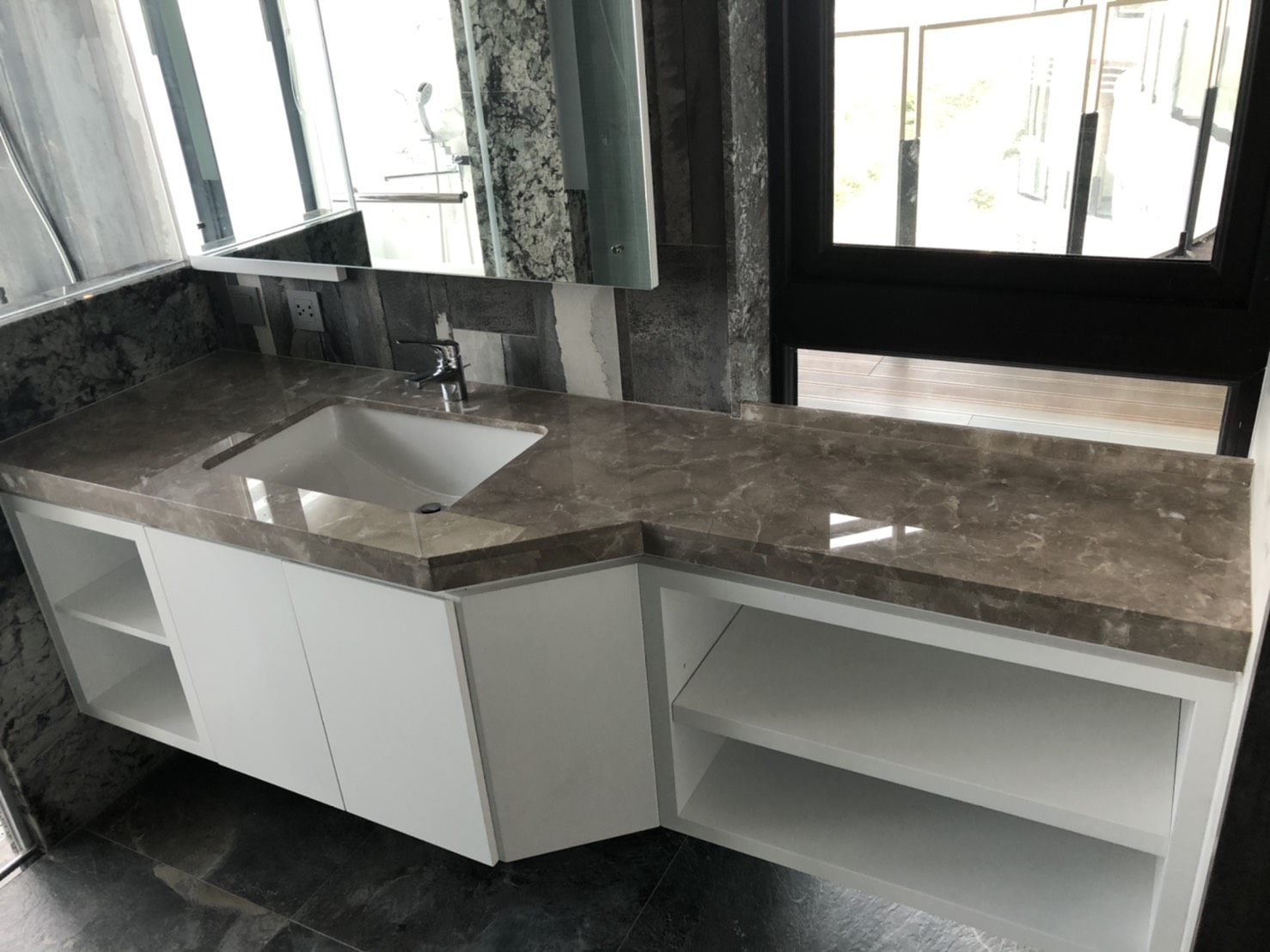 波斯灰-洗手檯面