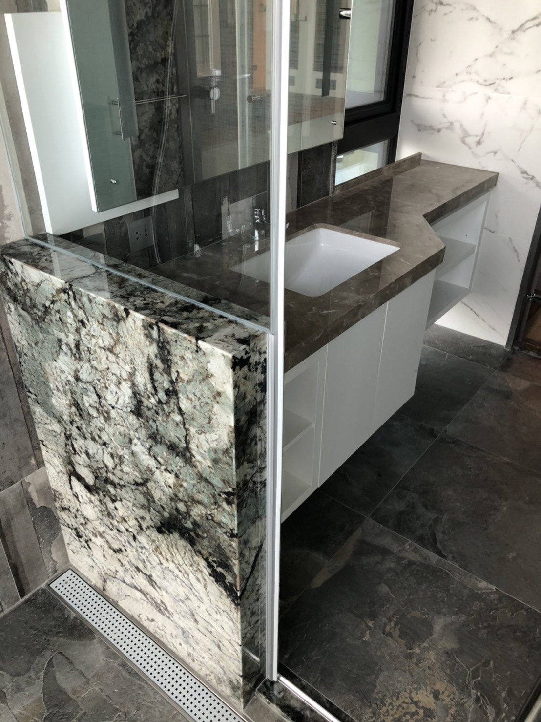 波斯灰-洗手檯面