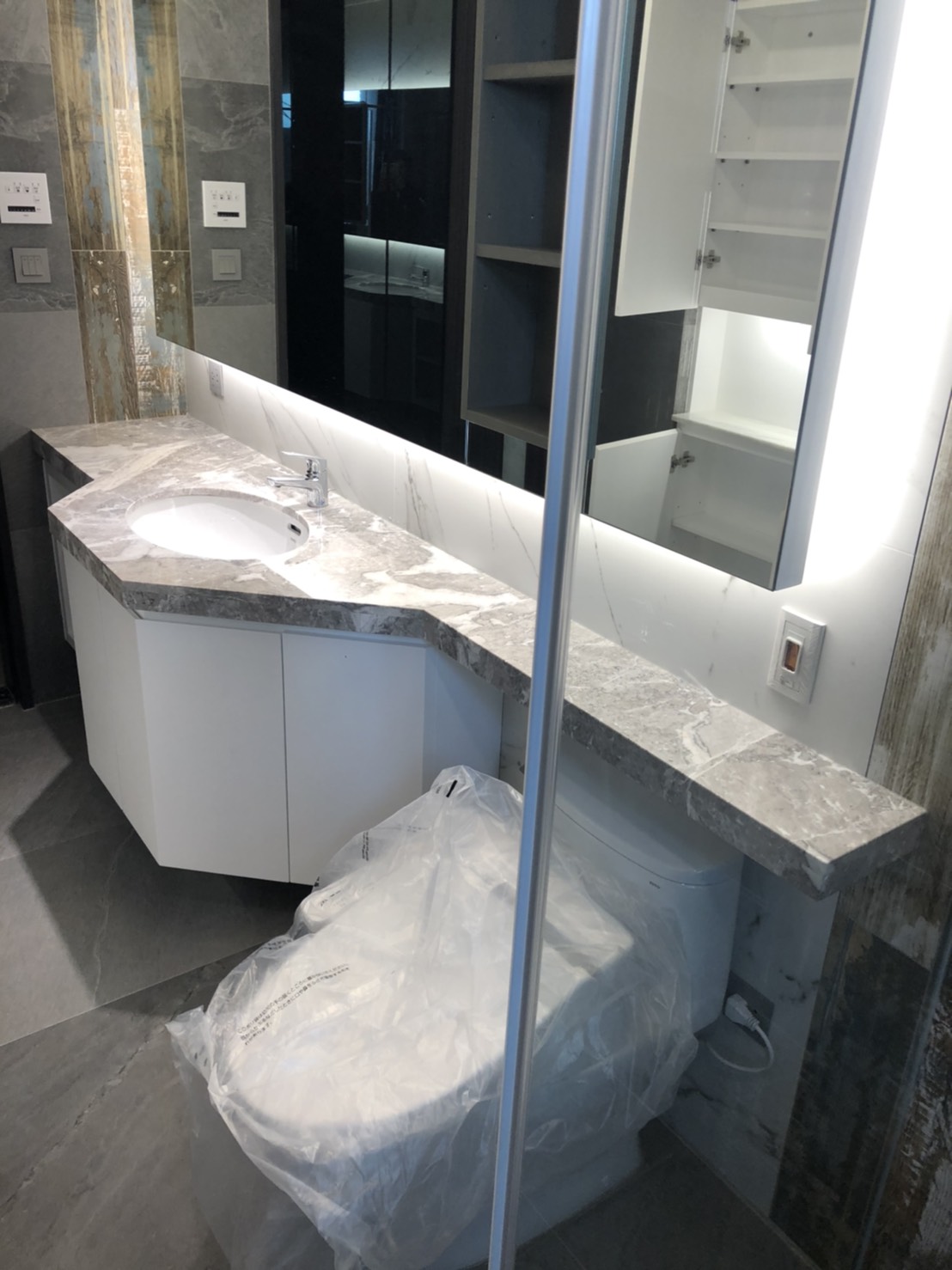 銀色星空-洗手檯面