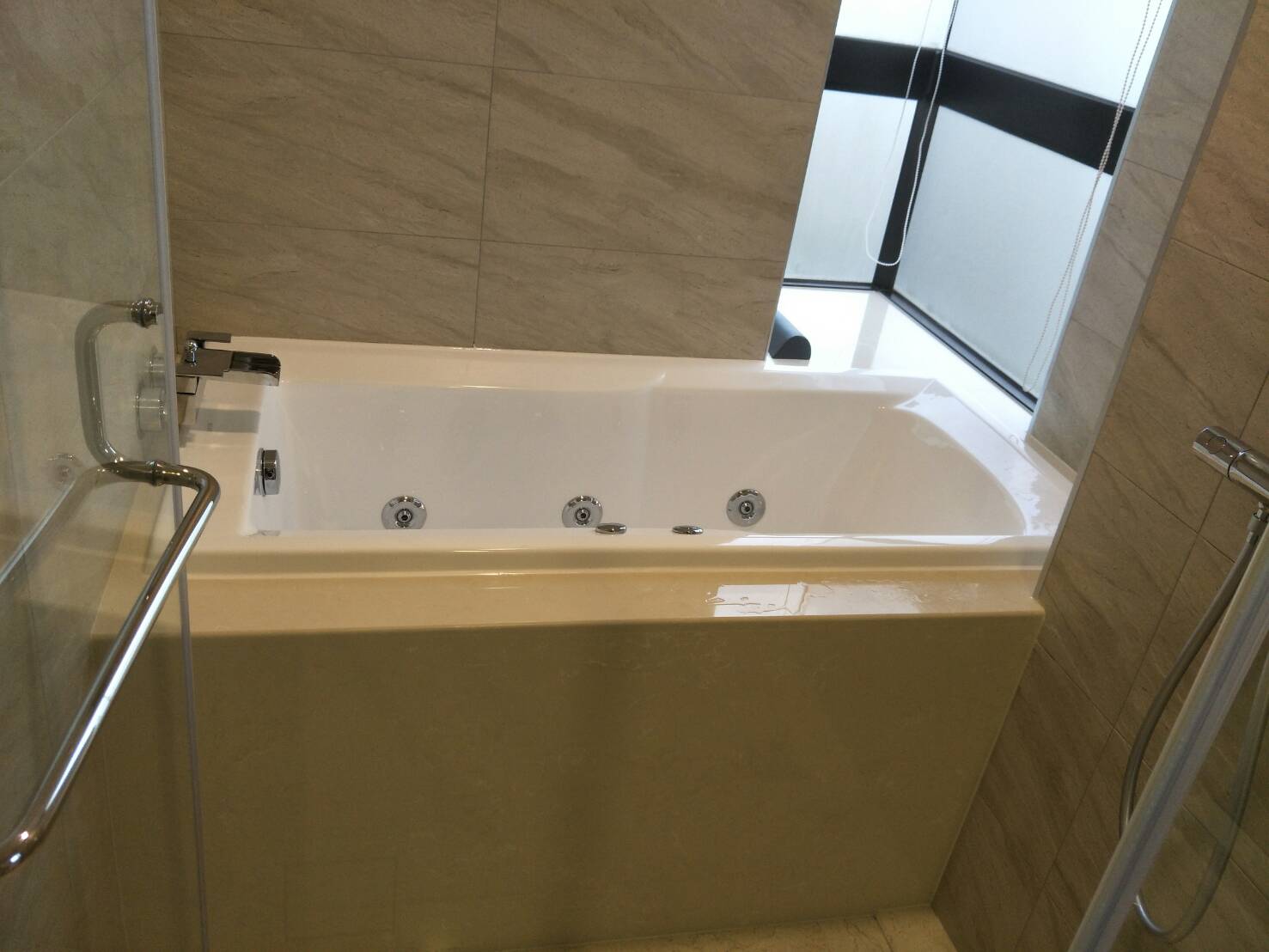 路易米黃-浴缸檯面