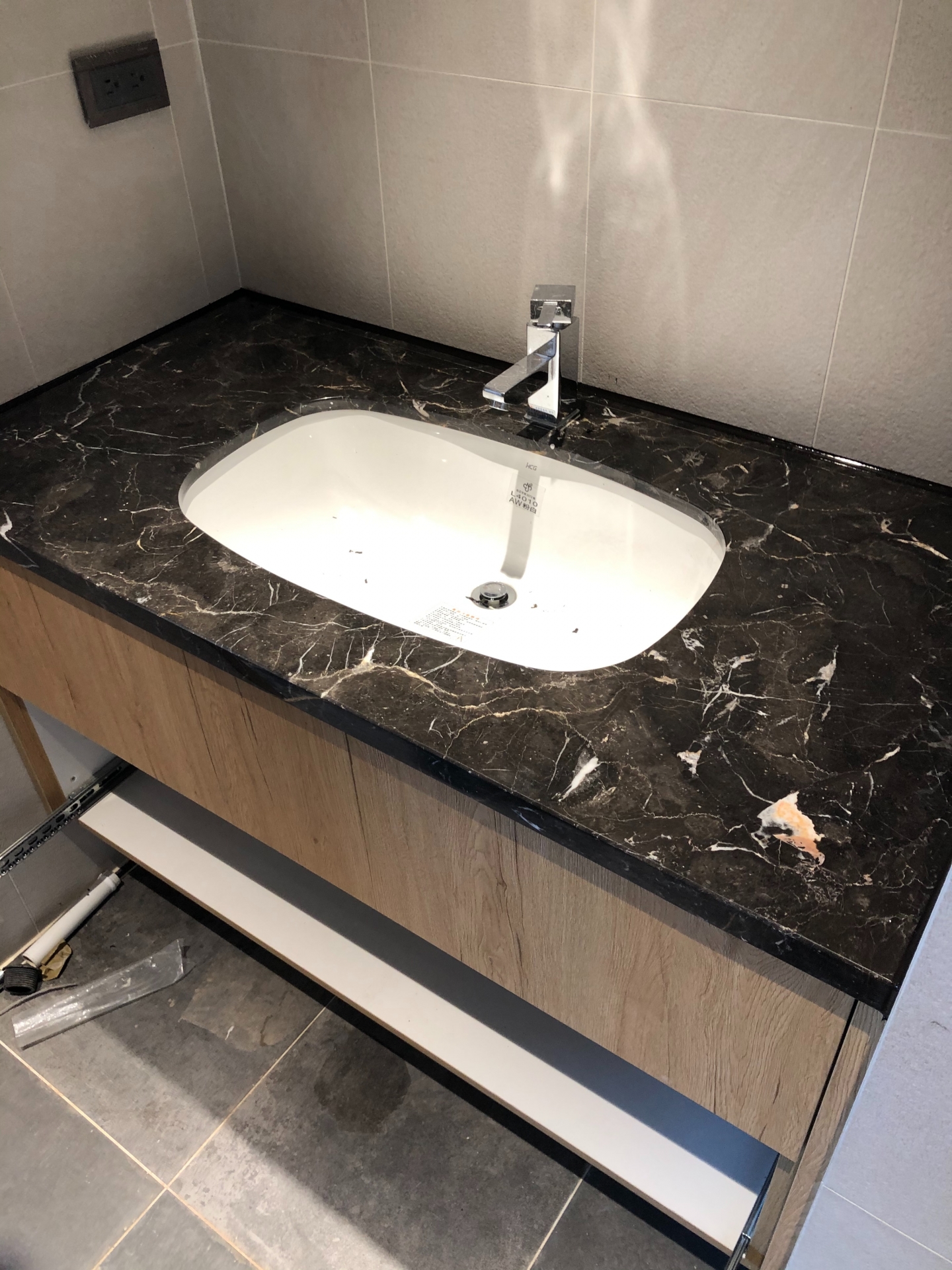 金鑲玉-洗手檯面