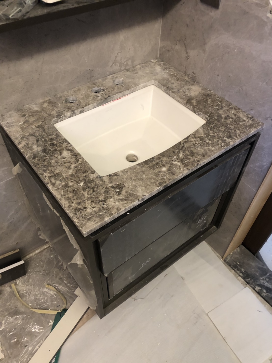 銀河灰-浴室洗檯面