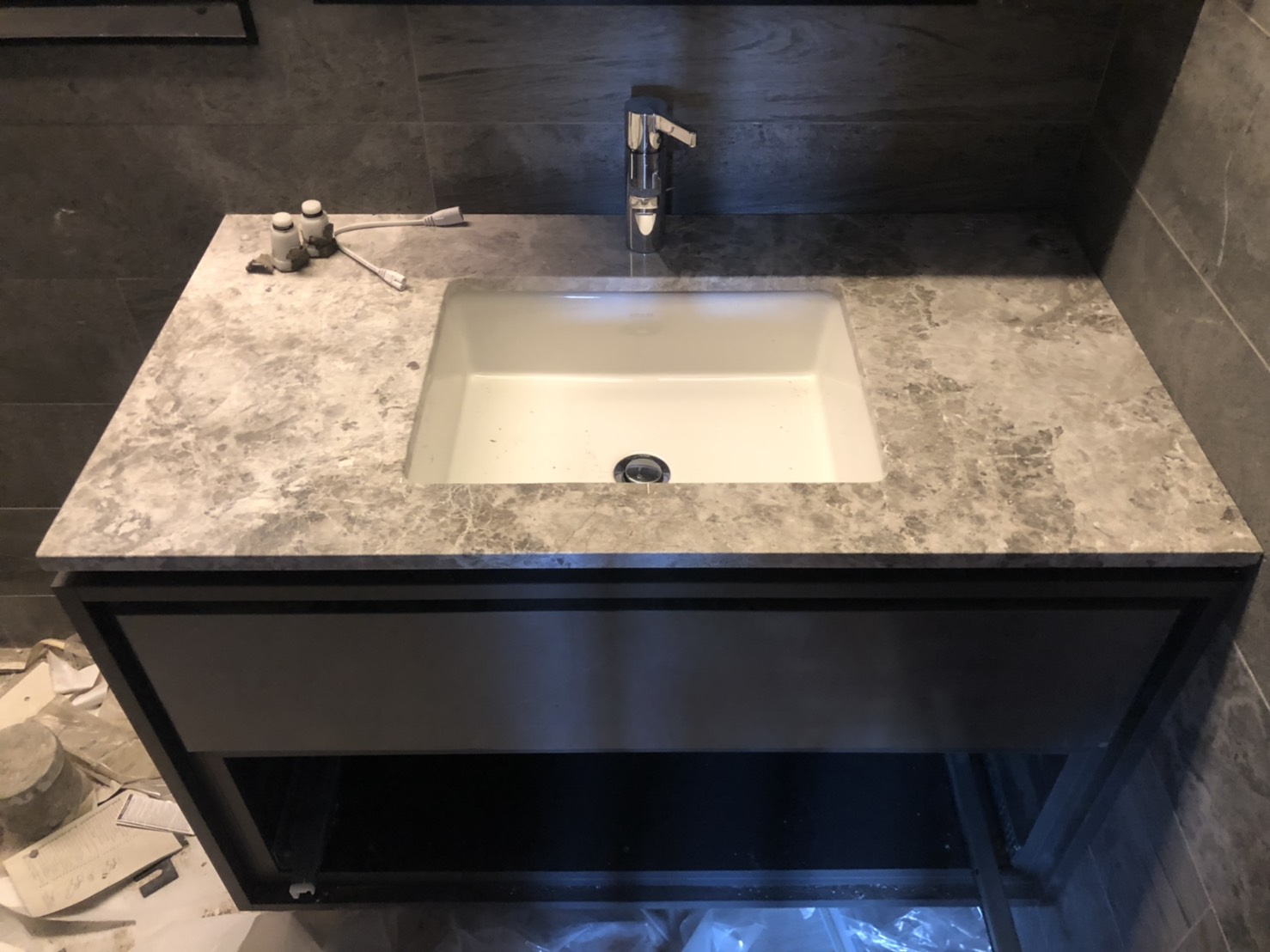 銀河灰-浴室洗檯面