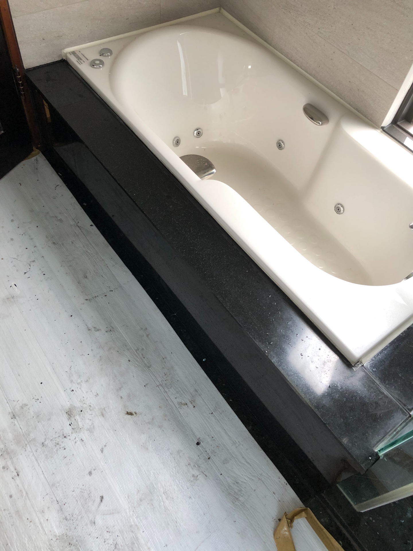 印度黑-浴缸邊框