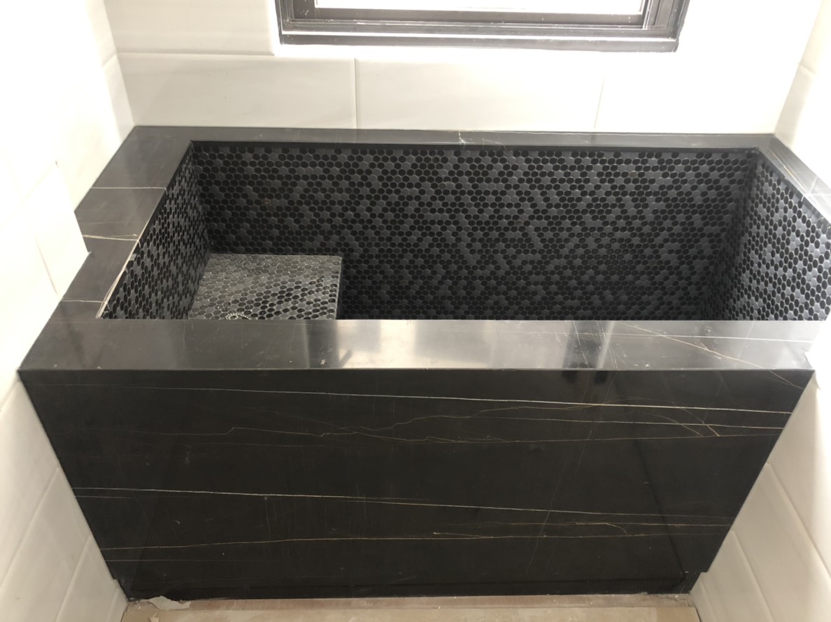 聖羅蘭黑金-浴缸