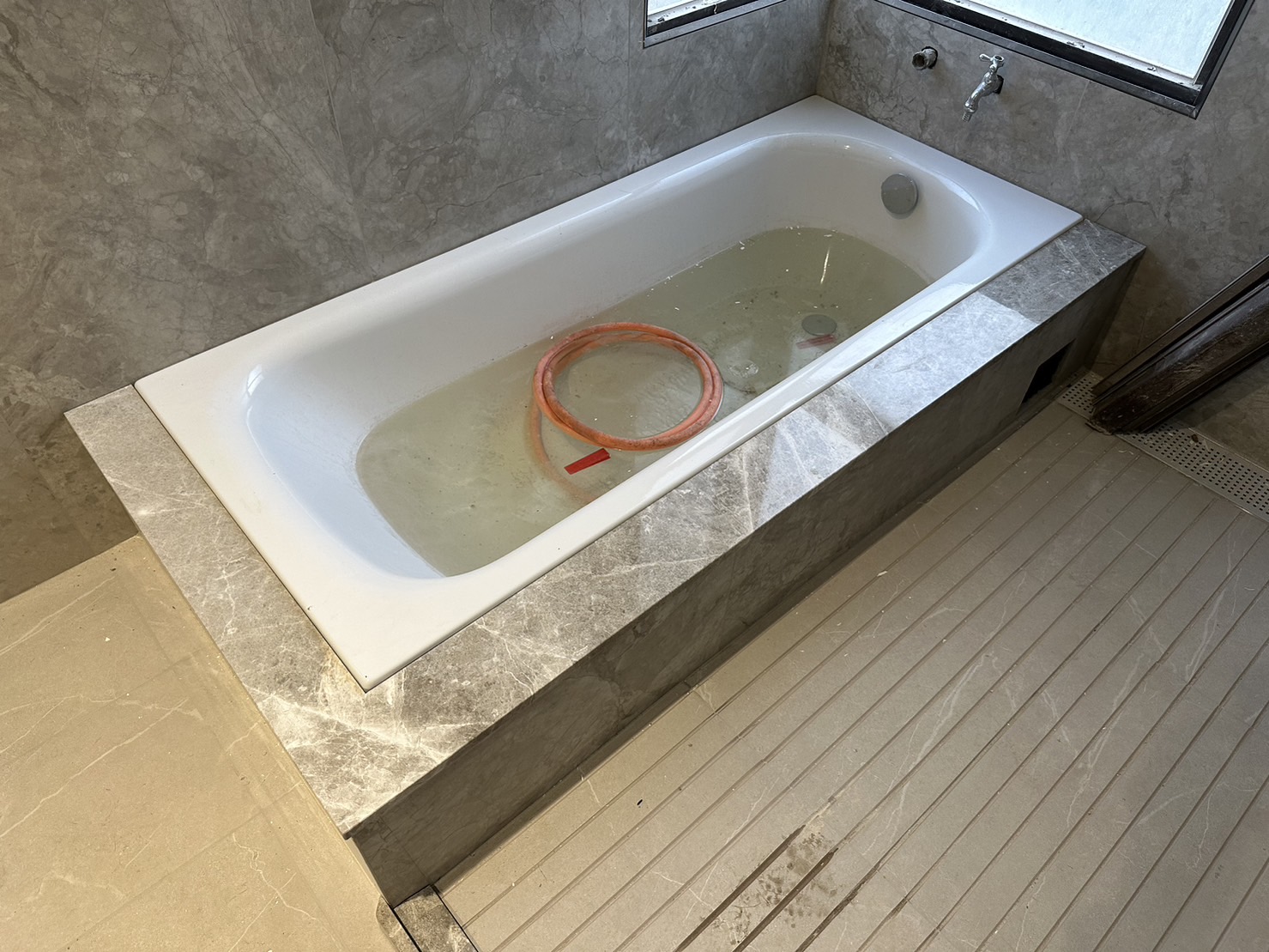 安格拉珍珠-浴缸蓋板