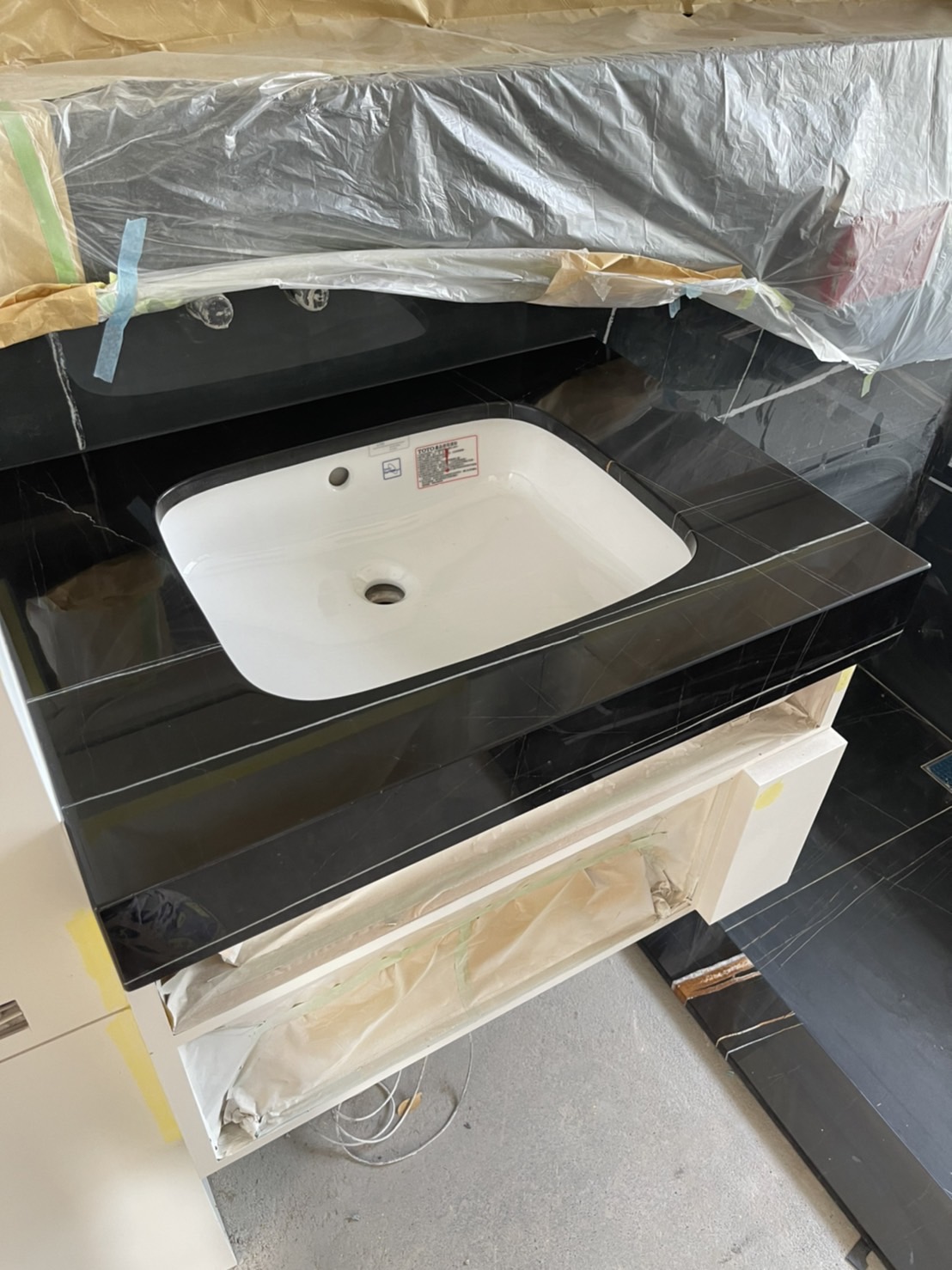 羅蘭黑金-浴缸+檯面+層板