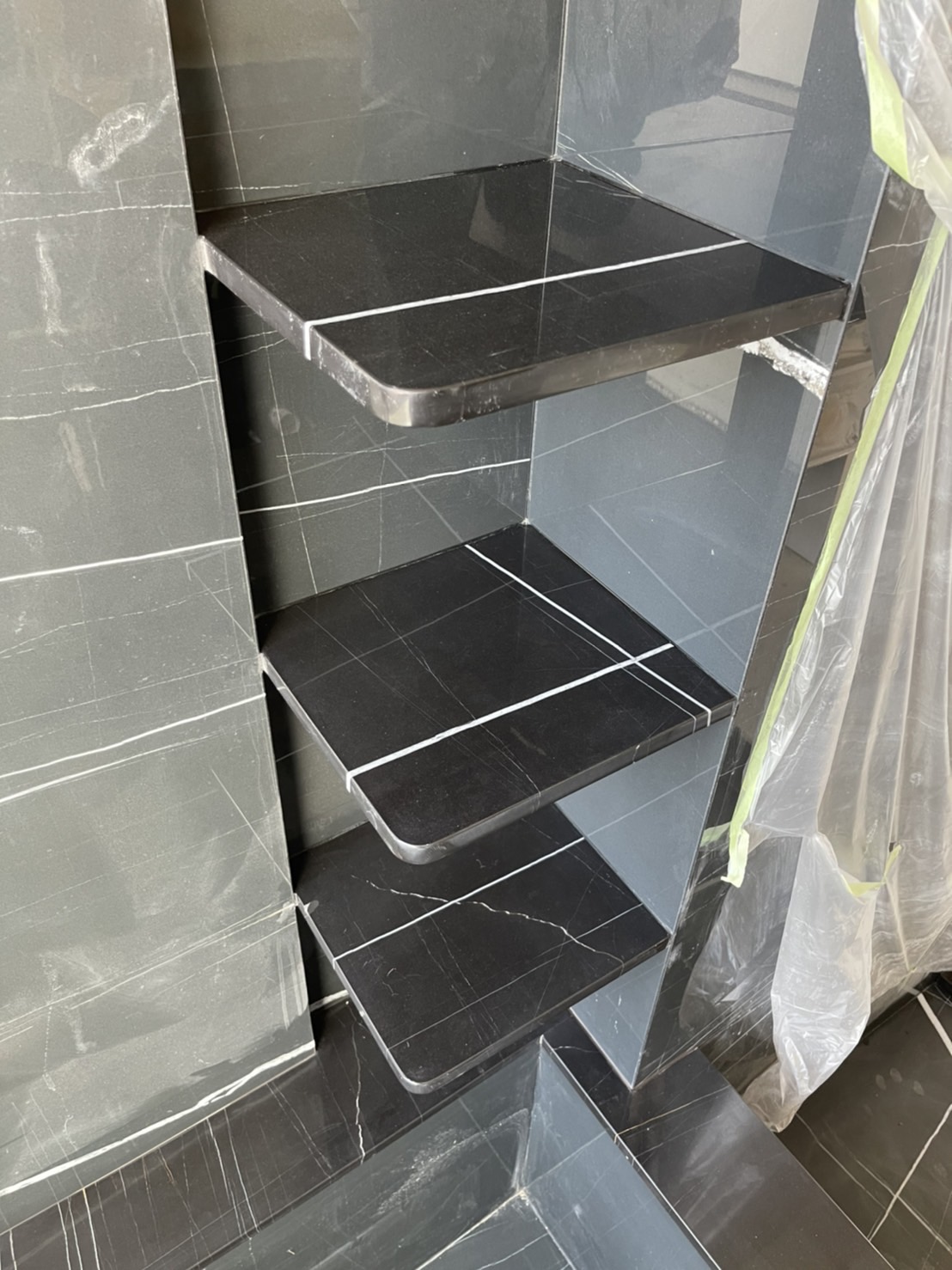 聖羅蘭黑金-浴缸+檯面+層板