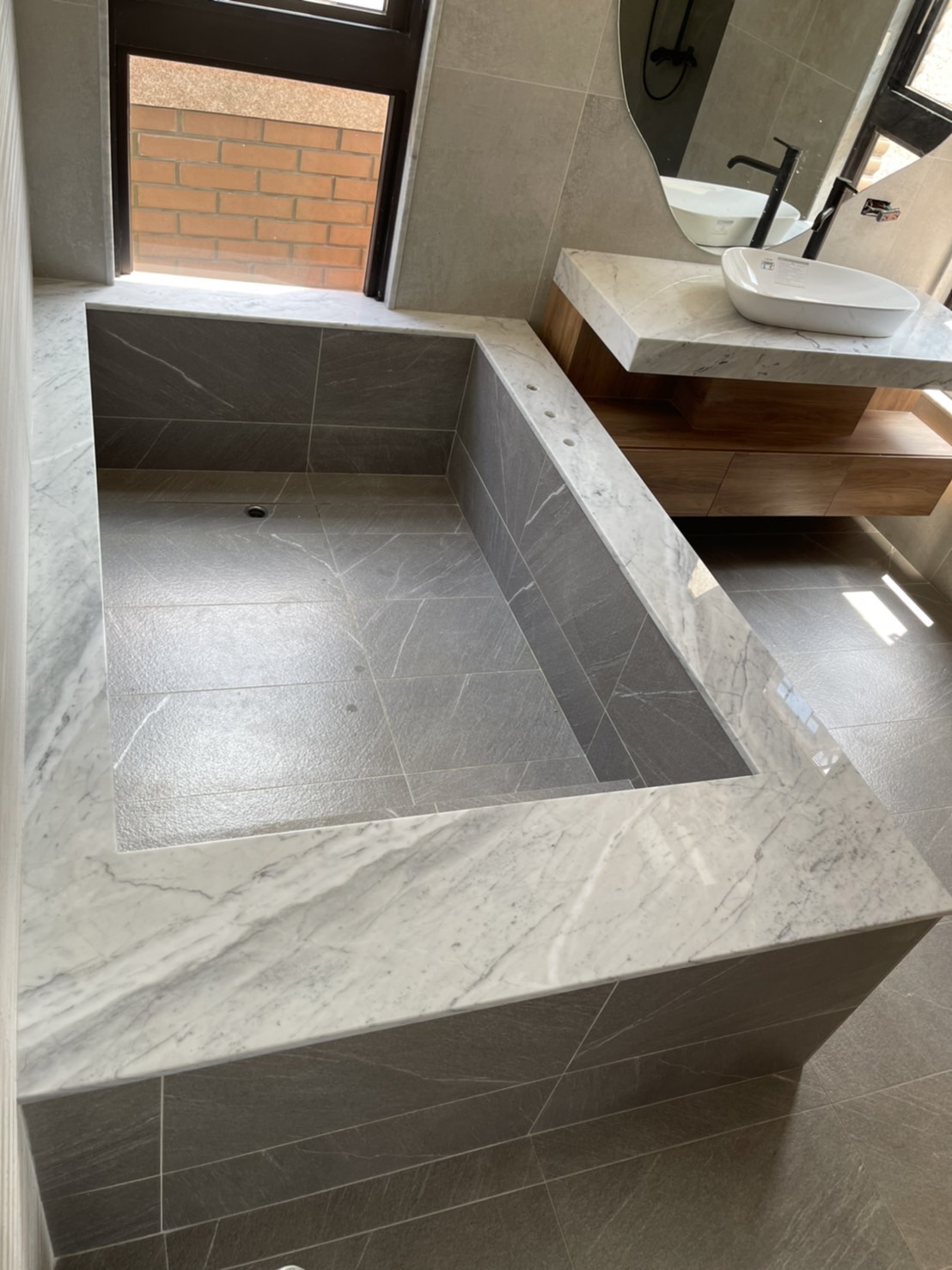 小雕刻白-浴缸蓋板