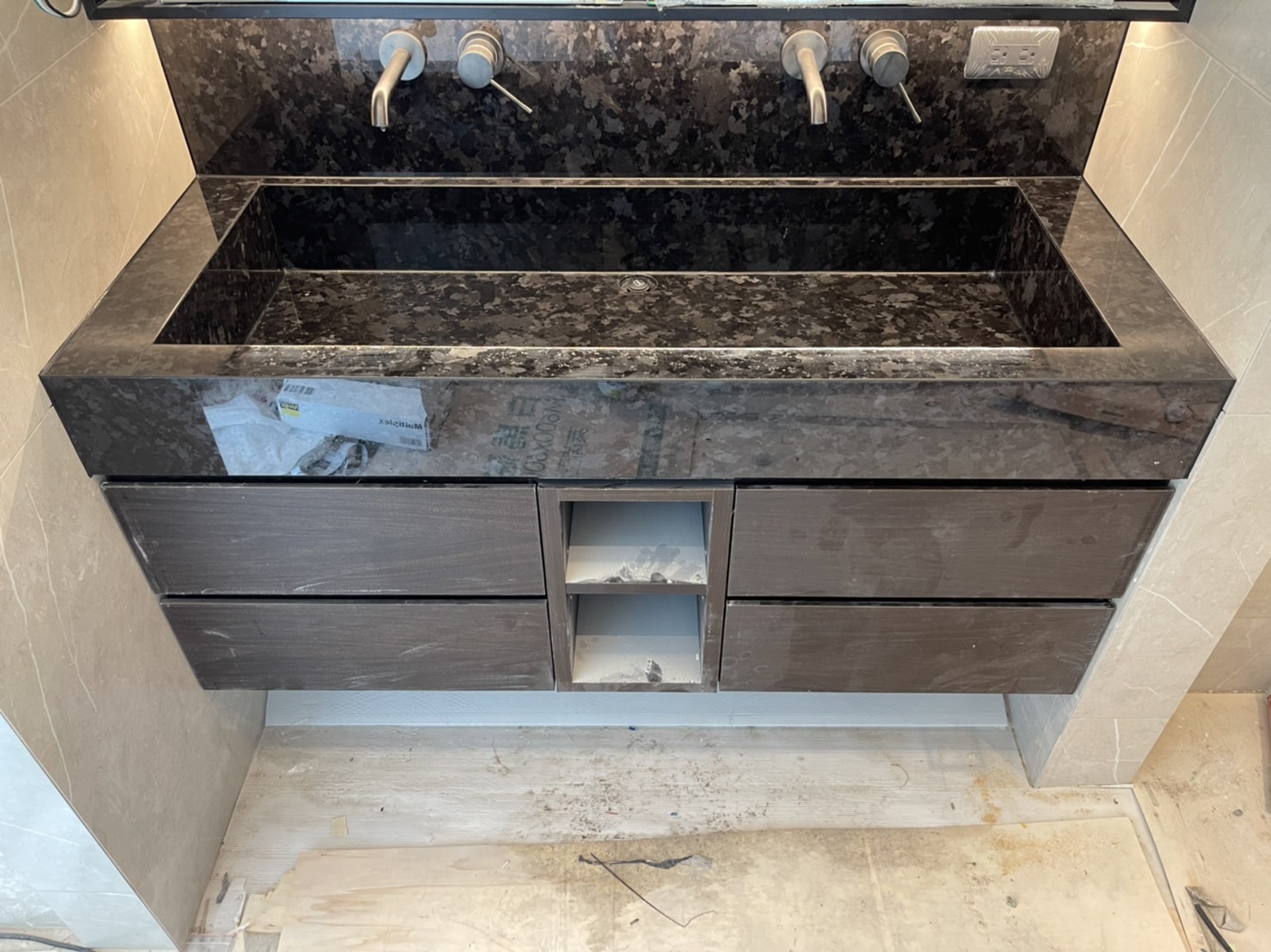 咖啡絨-洗手檯面