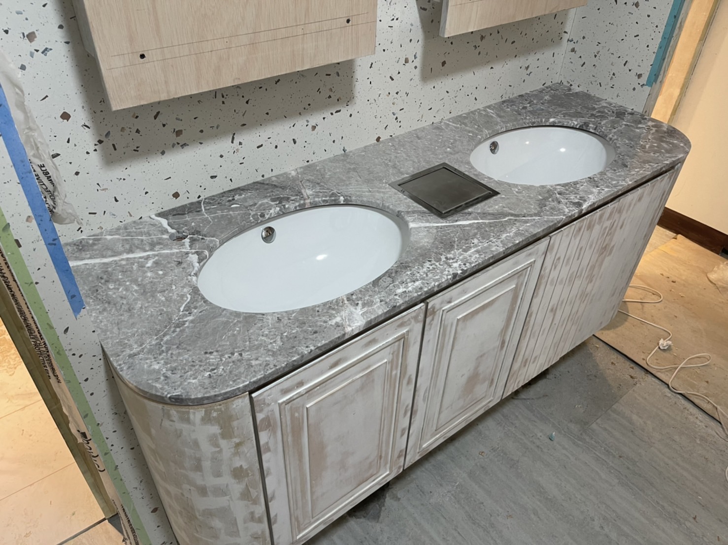 雅典娜灰-洗手檯面