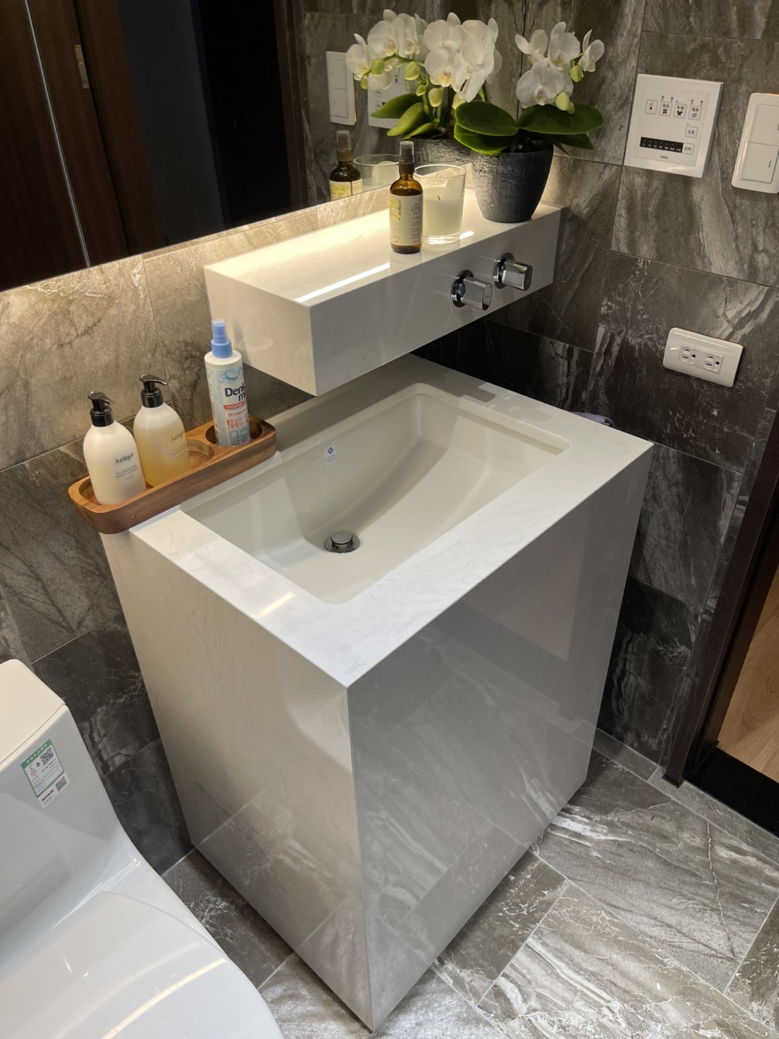 雅士白-洗手檯面