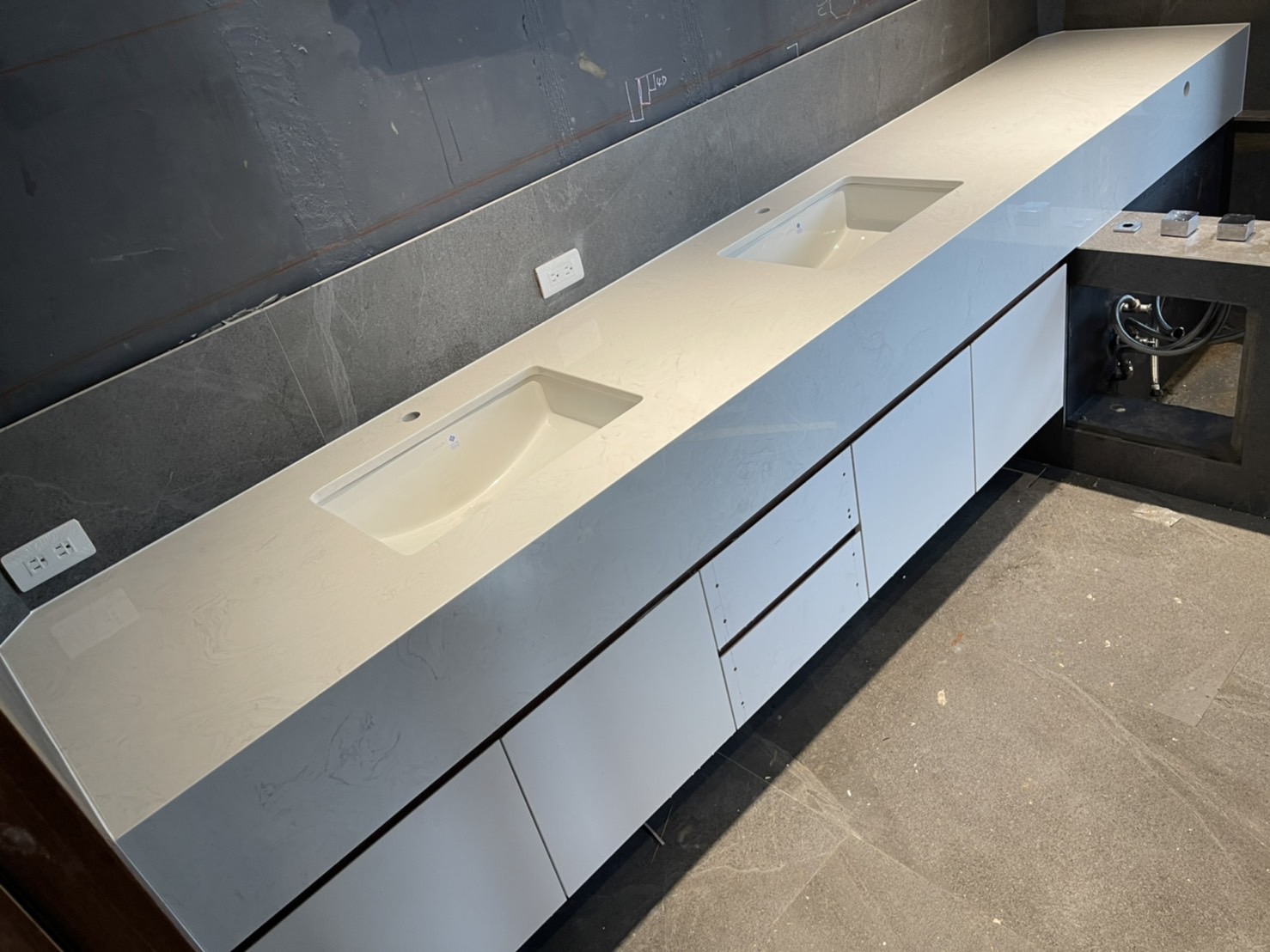 雅士白-洗手檯面