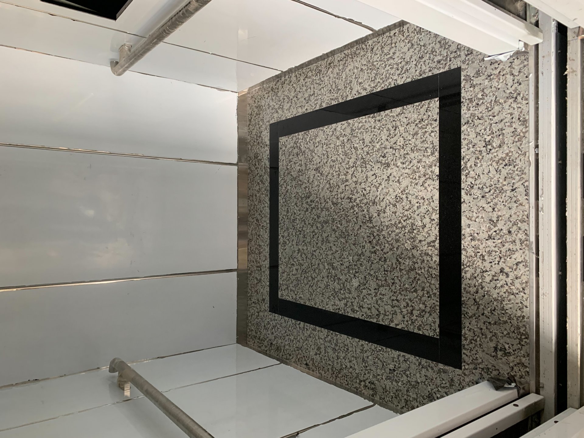 電梯車廂-主體#439+滾邊印度黑