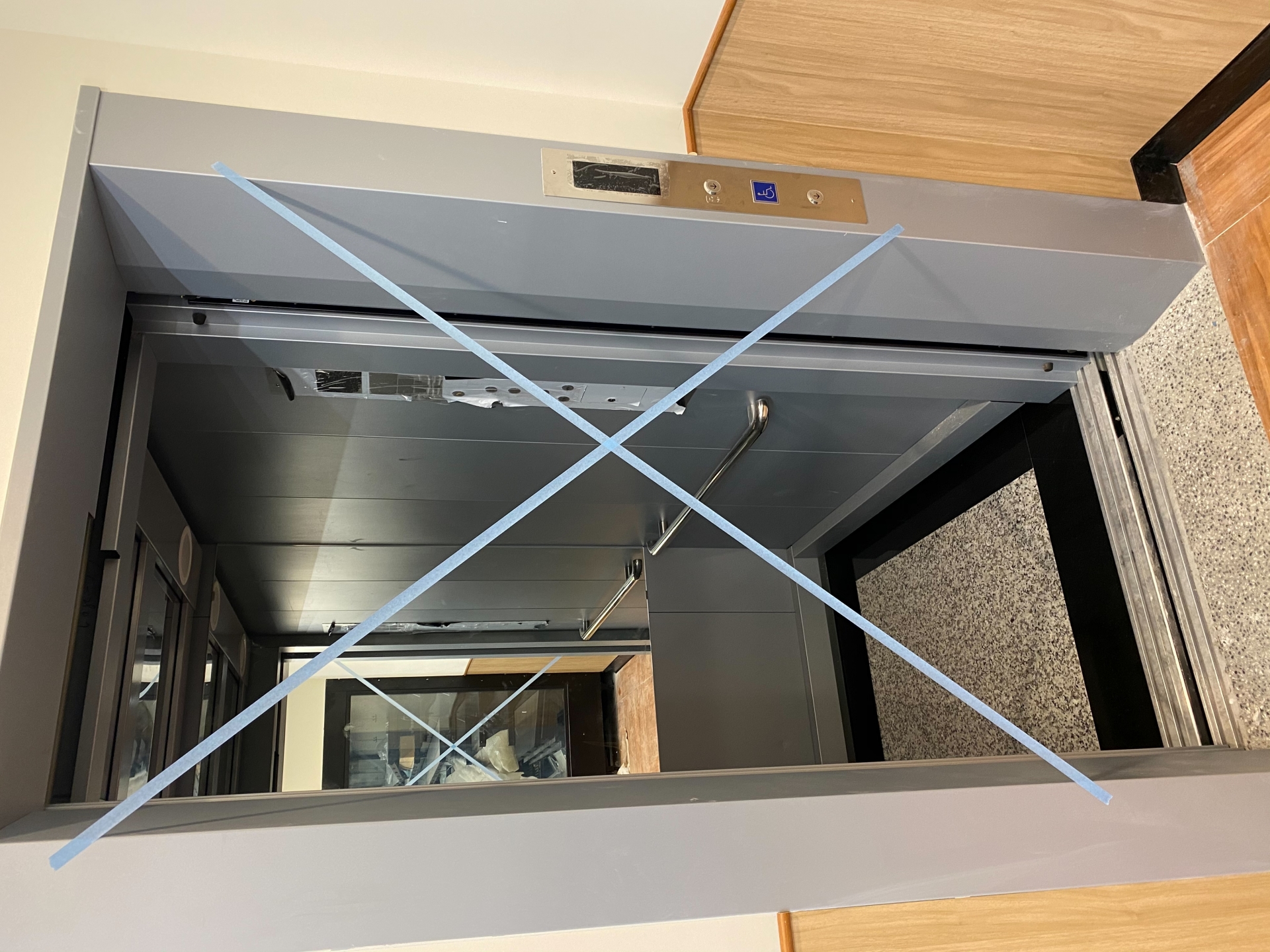 主體439+滾邊印度黑-玄關地坪