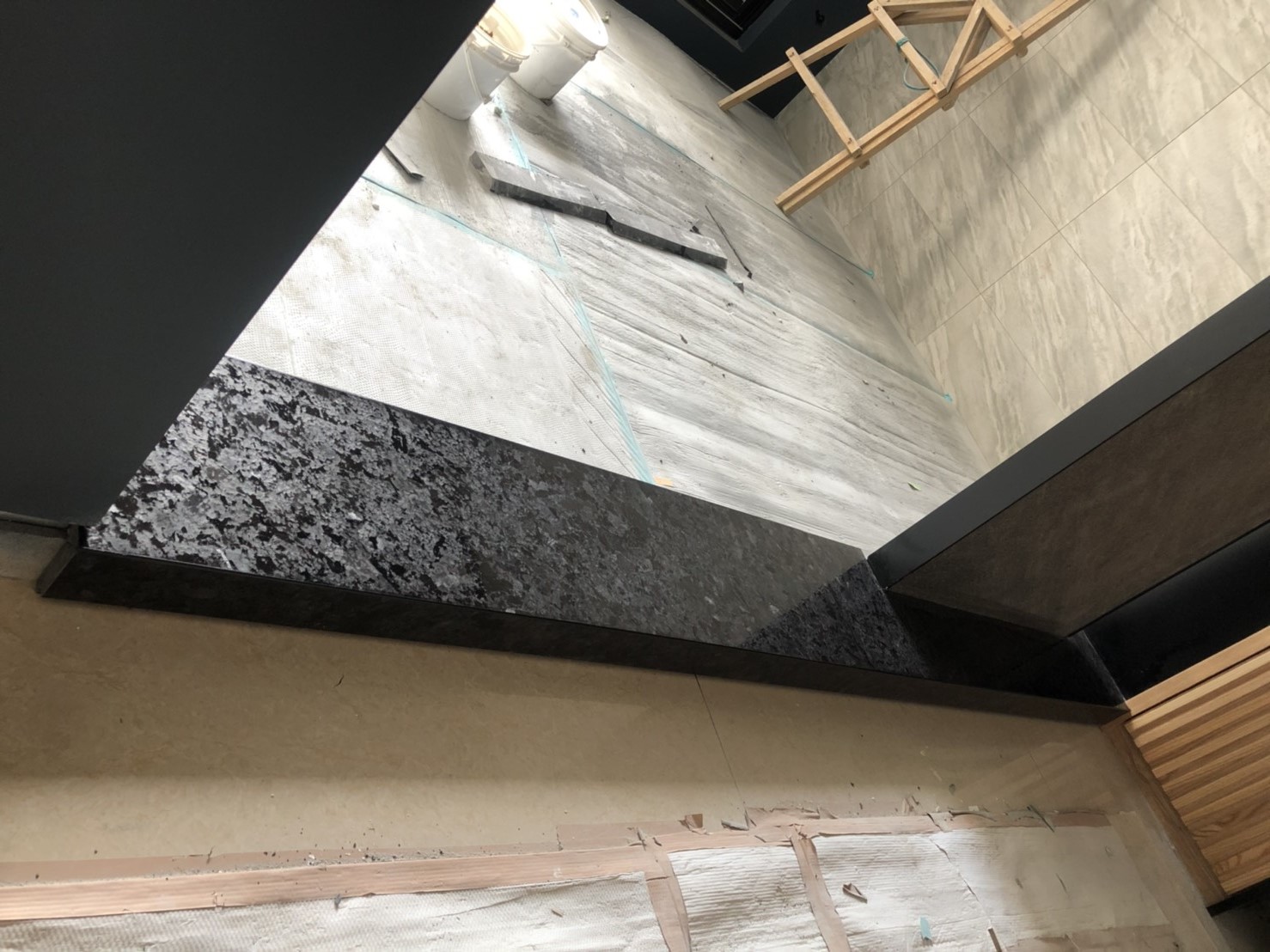 咖啡絨曼波面-門檻