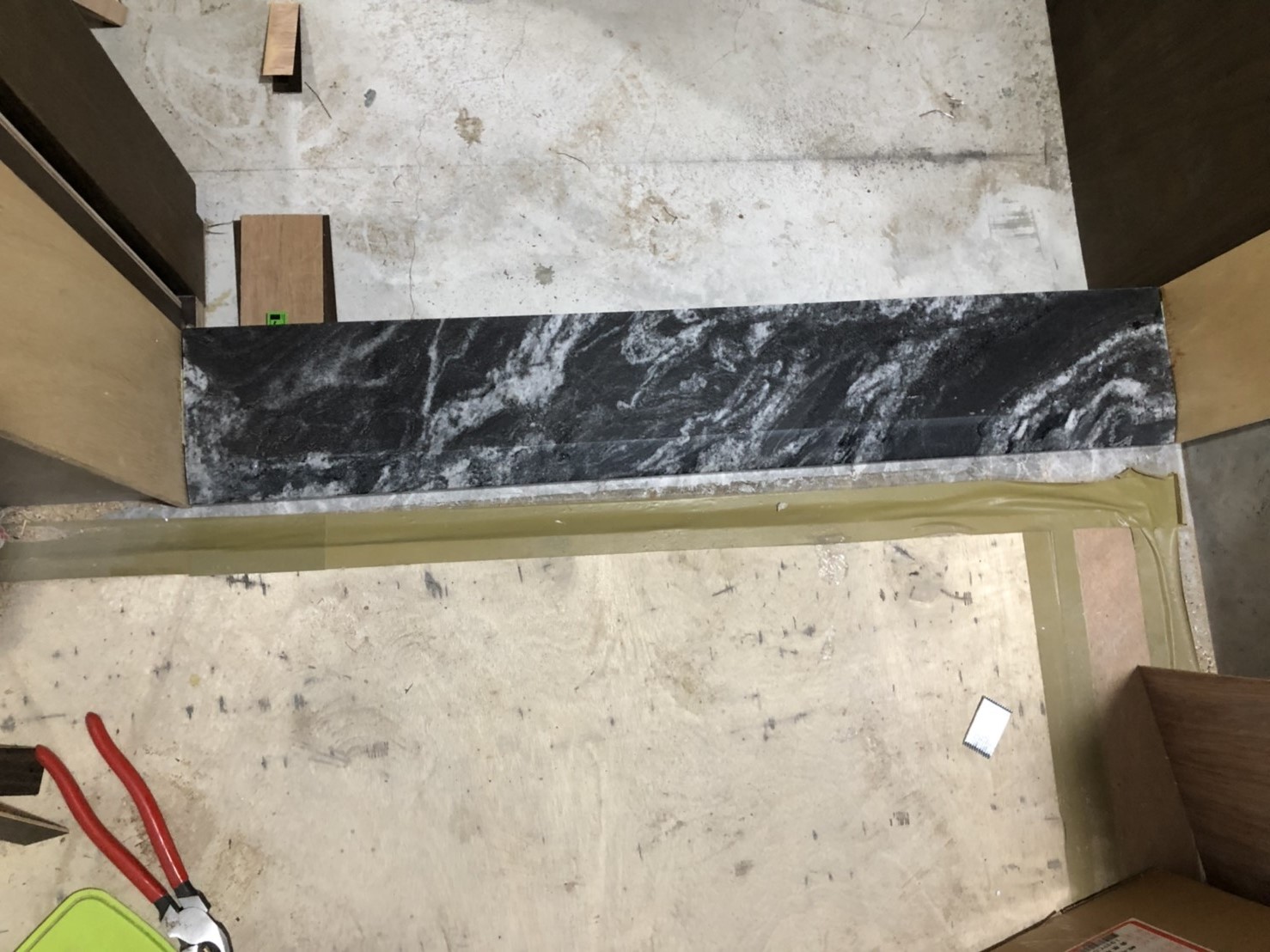 潑墨山水復古面-門檻