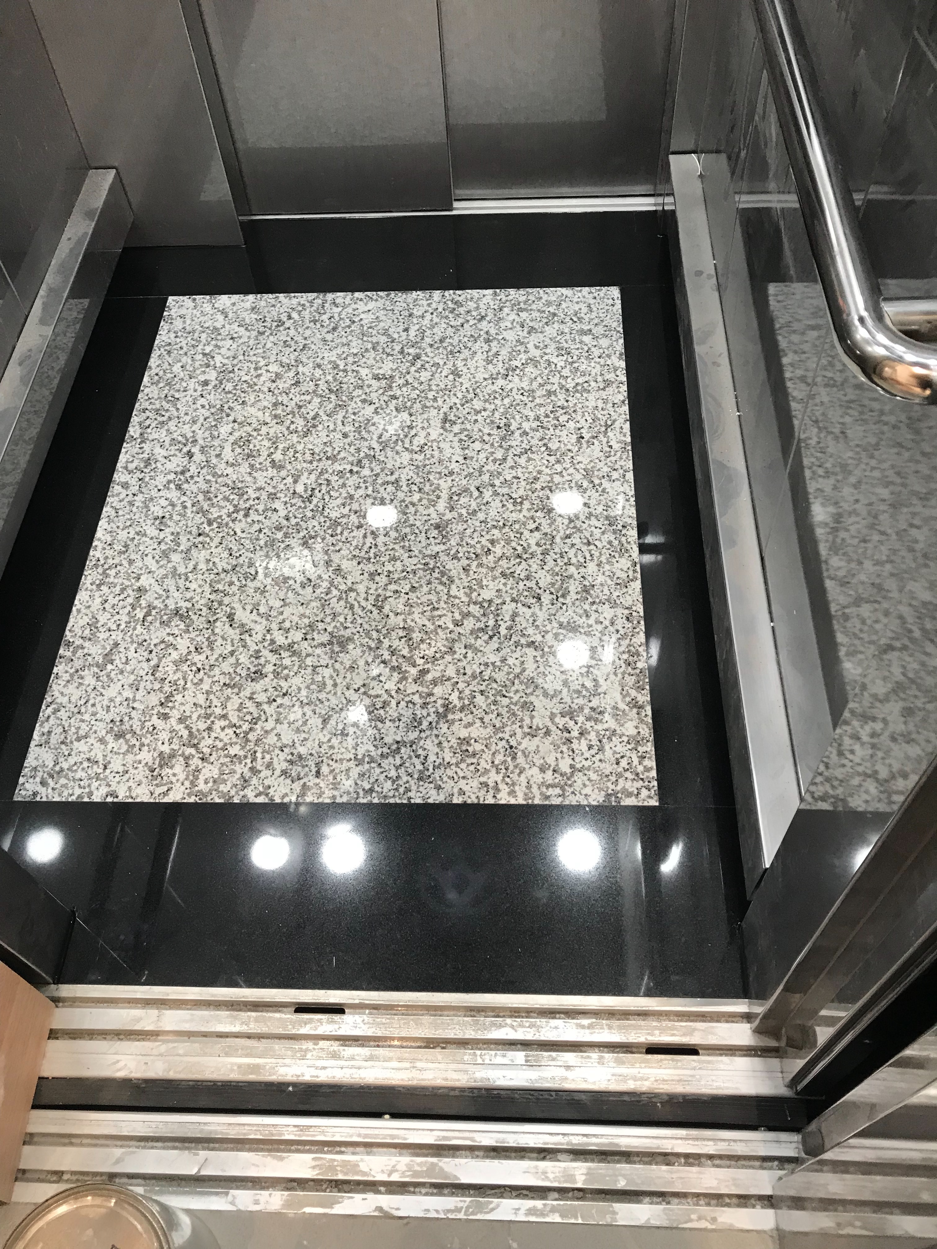 玄關主體439+滾邊印度黑