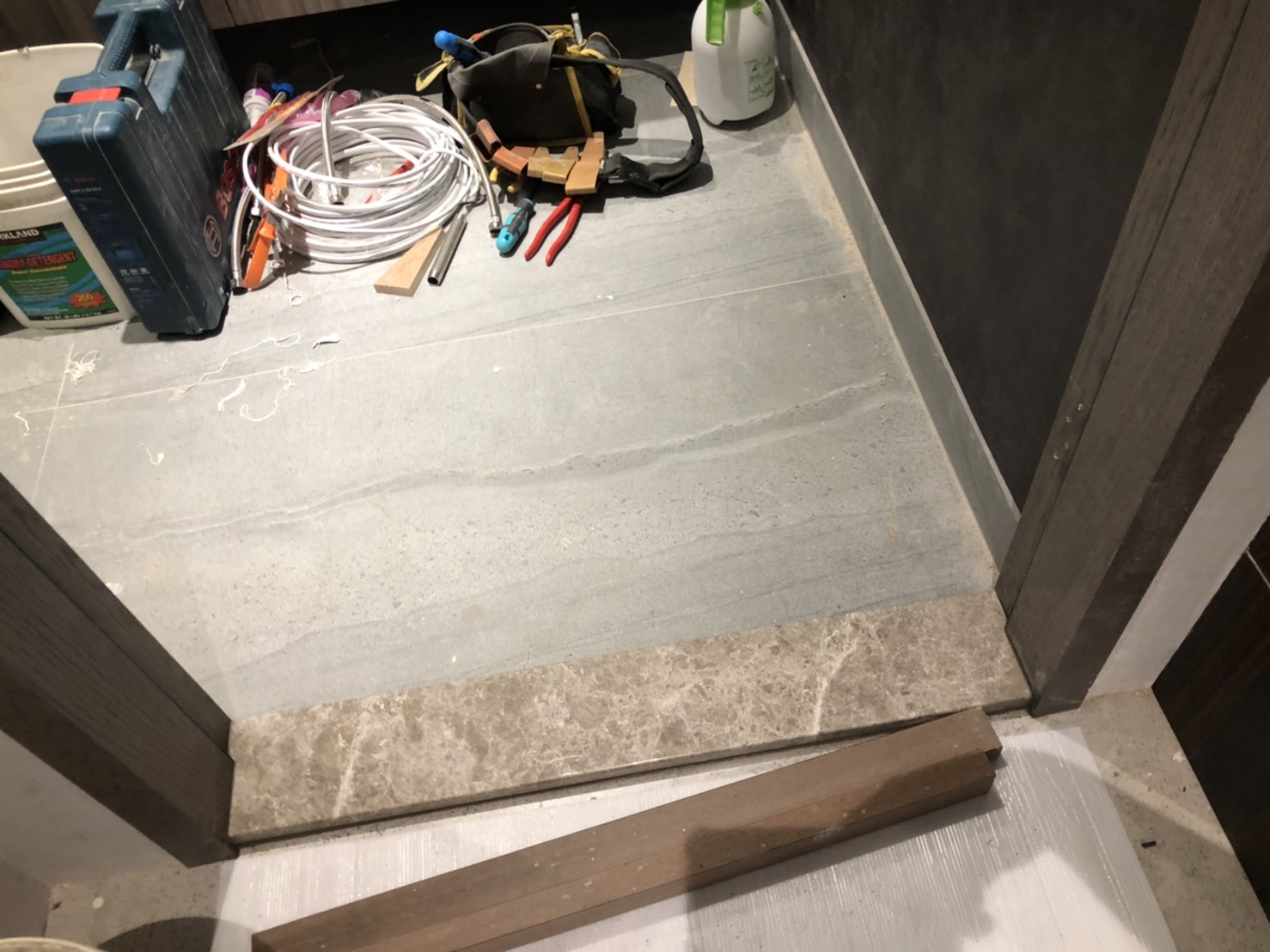 安格拉珍珠-門檻