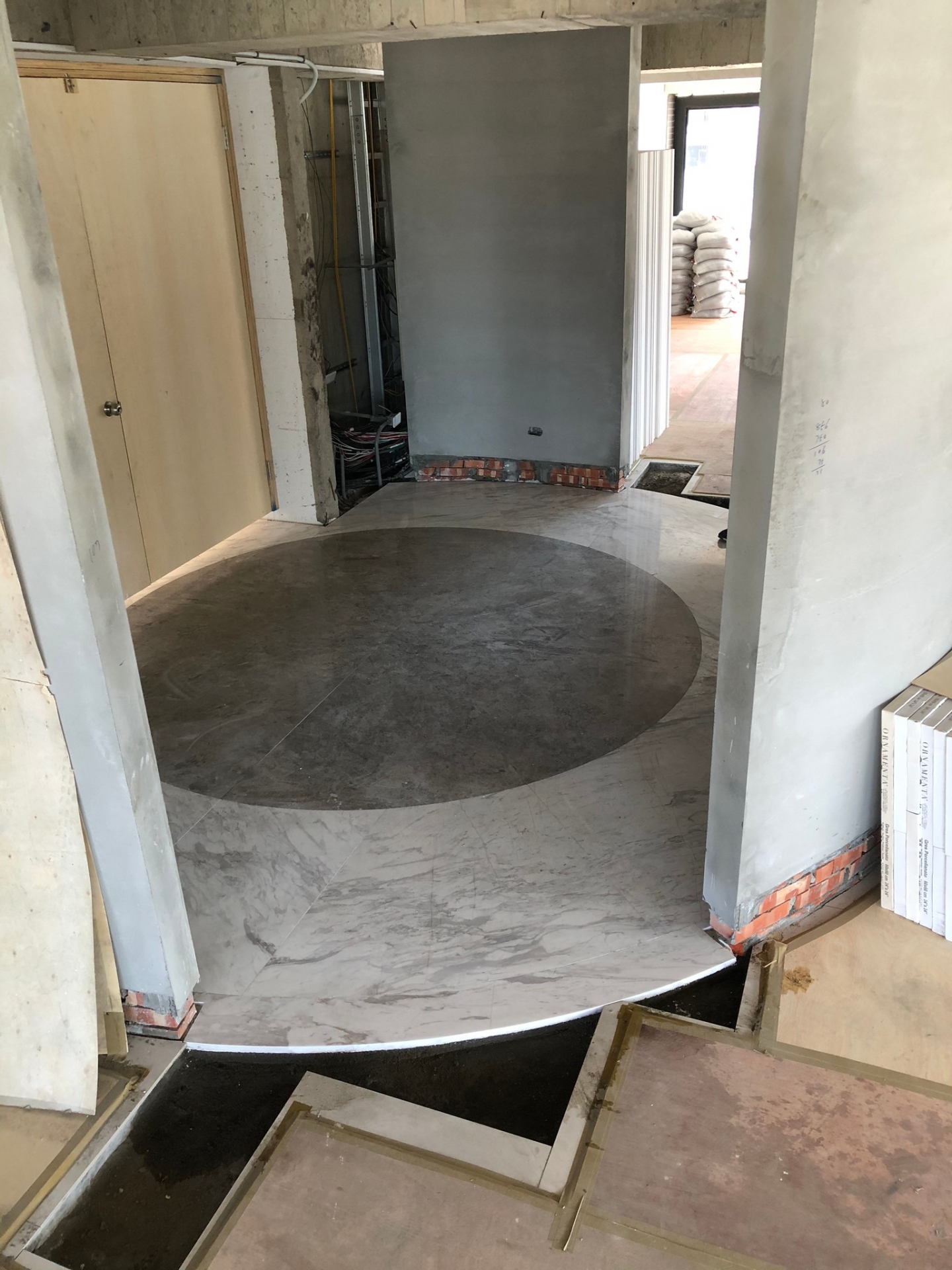 銀狐+銀灰珍珠-玄關地坪