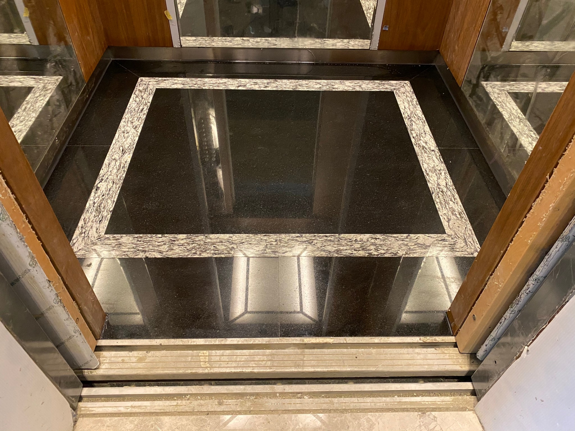 浪花白+印度黑車廂