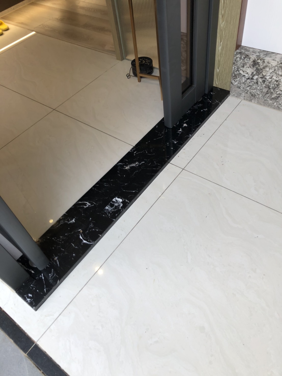 黑蝴蝶(人造石)-門檻