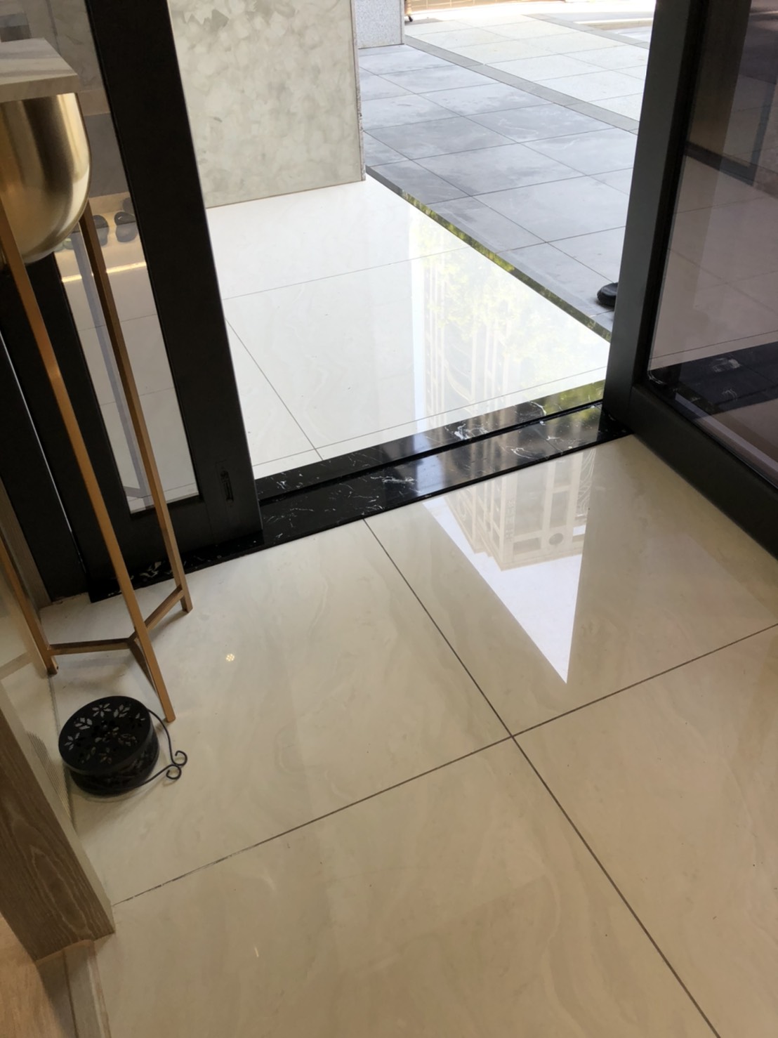 黑蝴蝶(人造石)-門檻