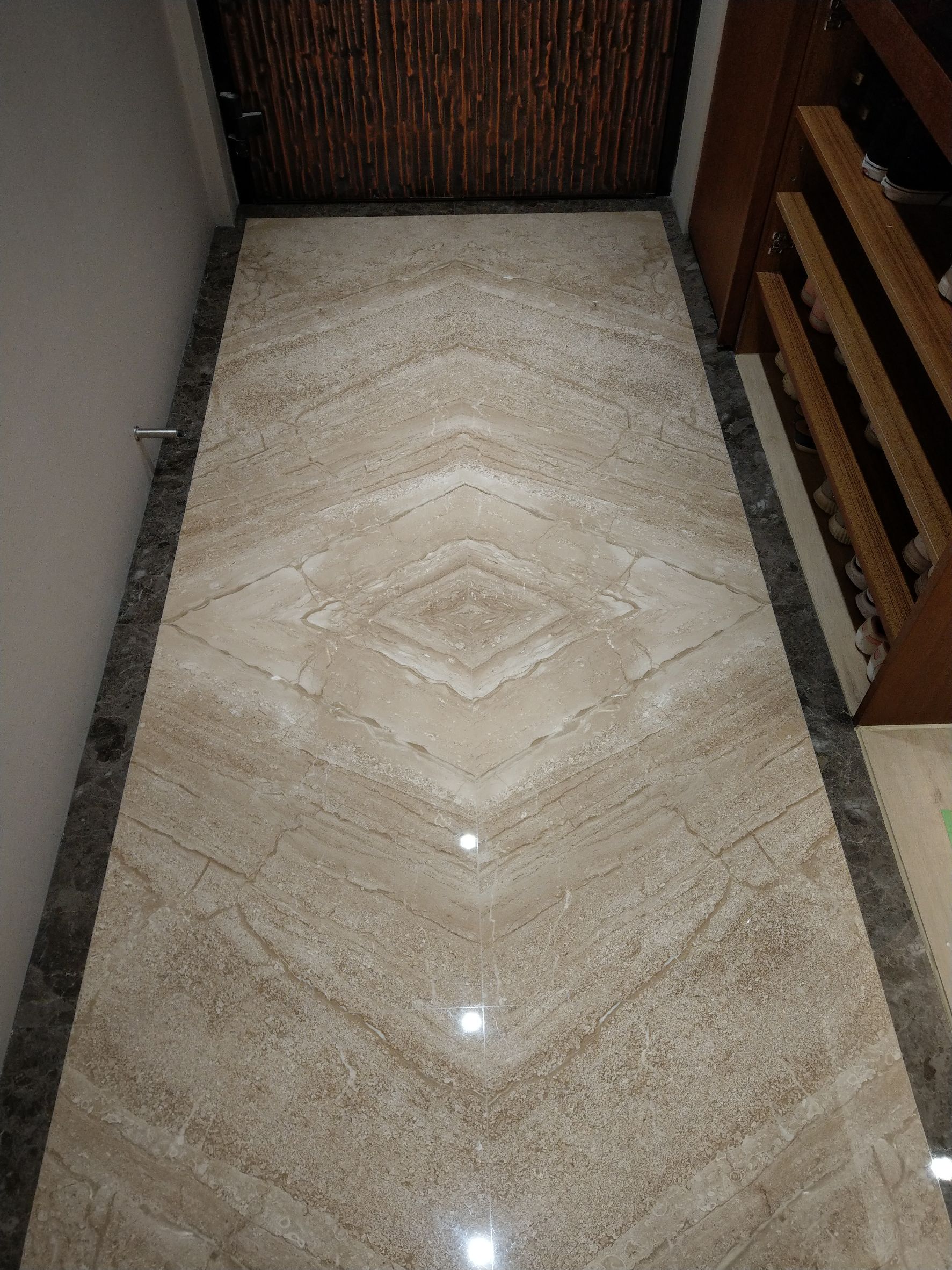 玄關主體帝諾+滾邊秋海棠