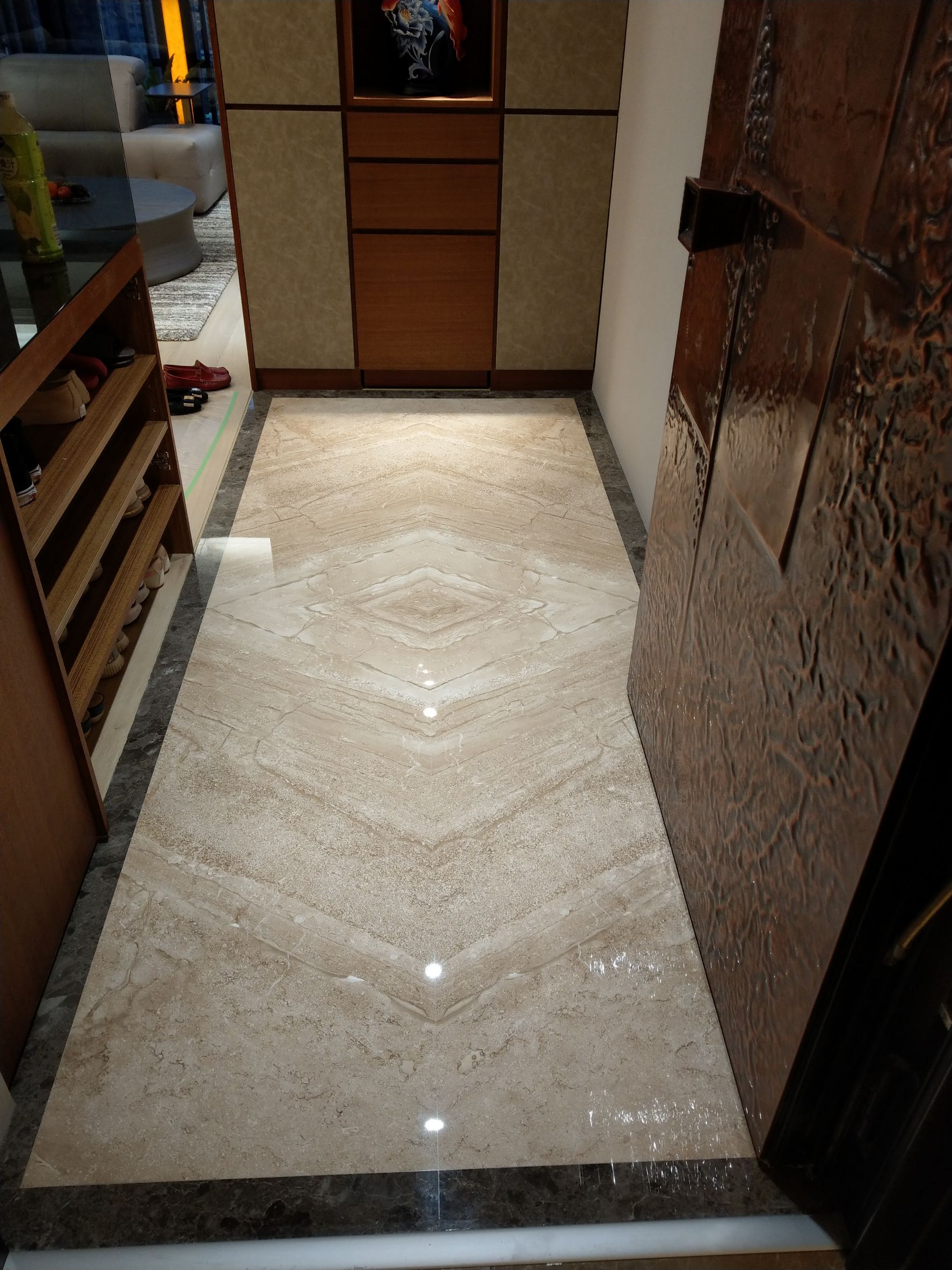 玄關主體帝諾+滾邊秋海棠