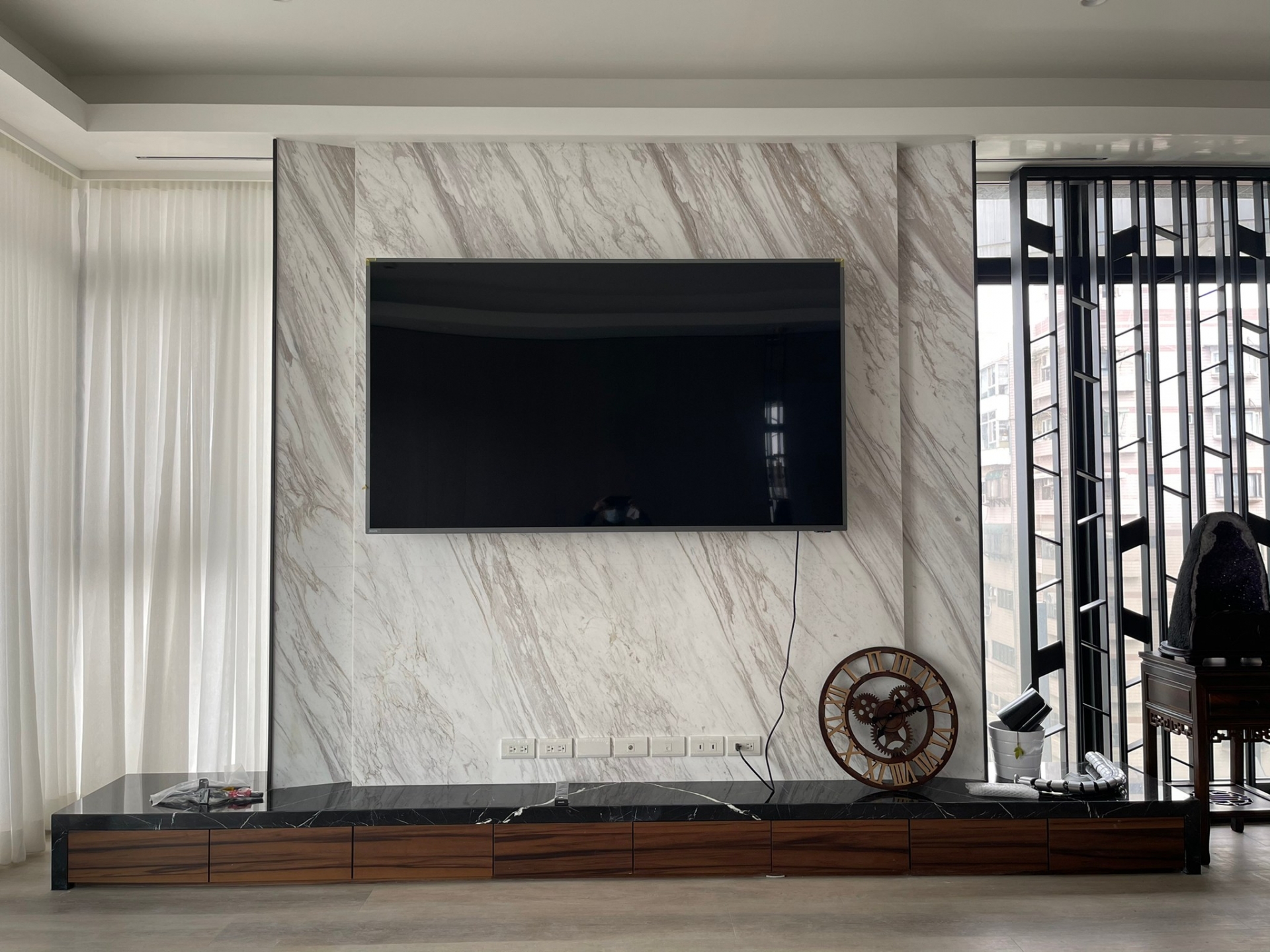 銀狐-電視牆+黑雲石-電視台面