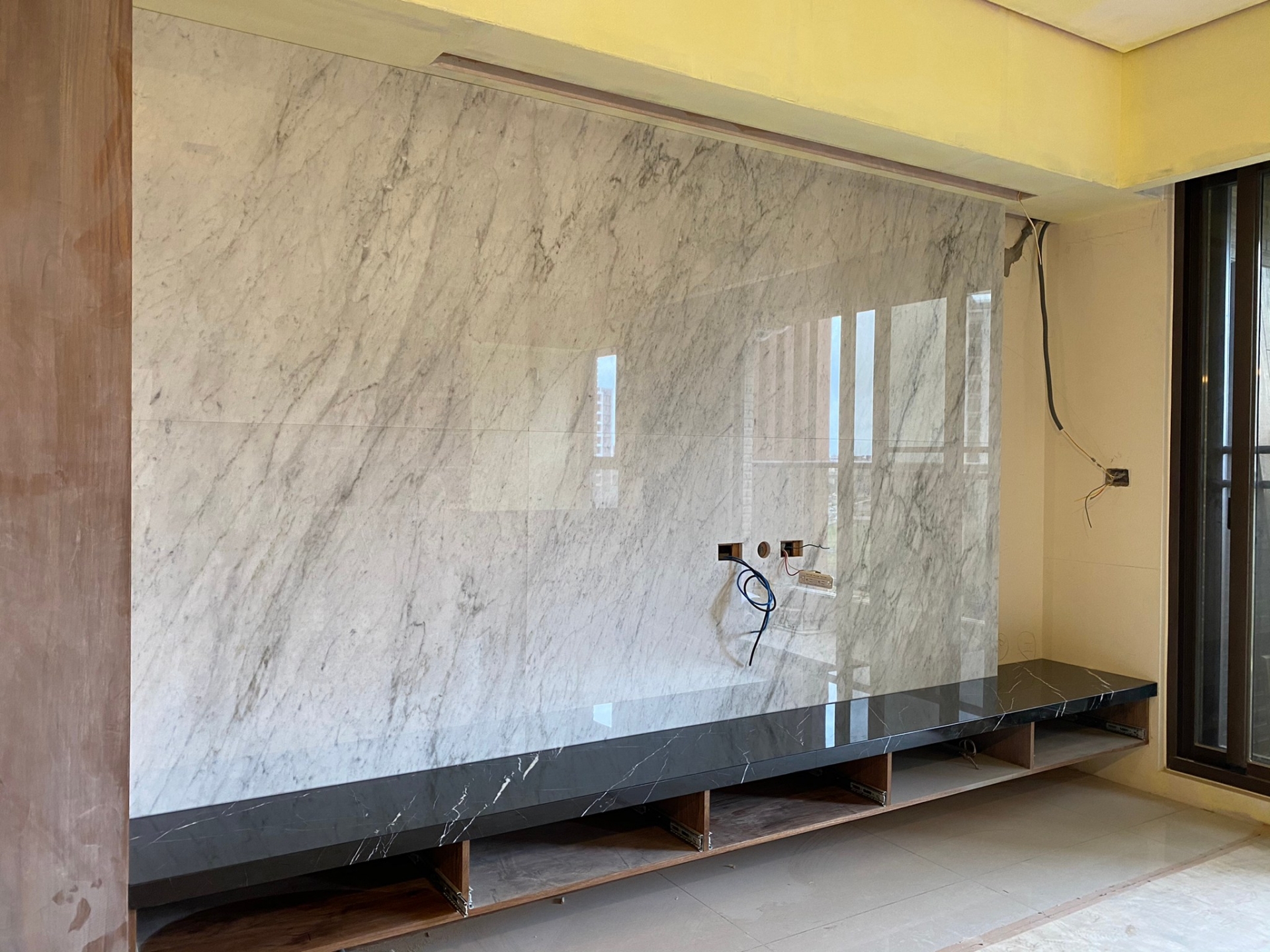 卡拉拉白-電視牆+黑雲石-檯面