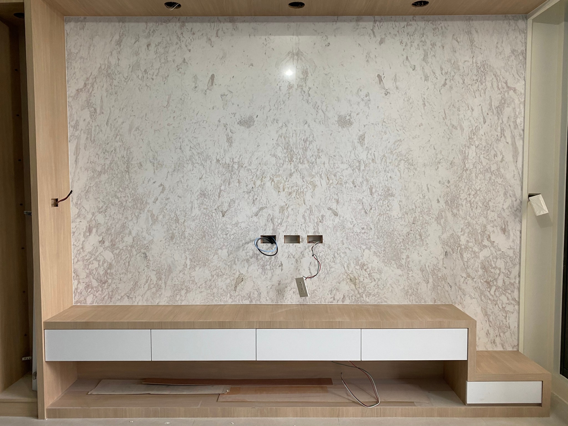 雪花銀狐-電視牆