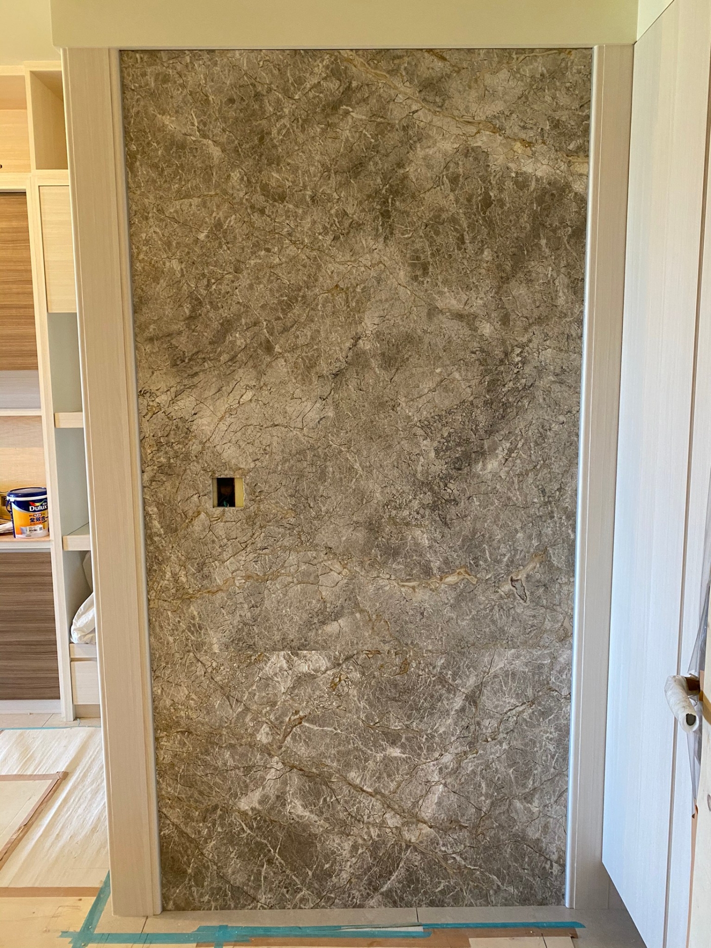 安格拉珍珠-玄關牆面