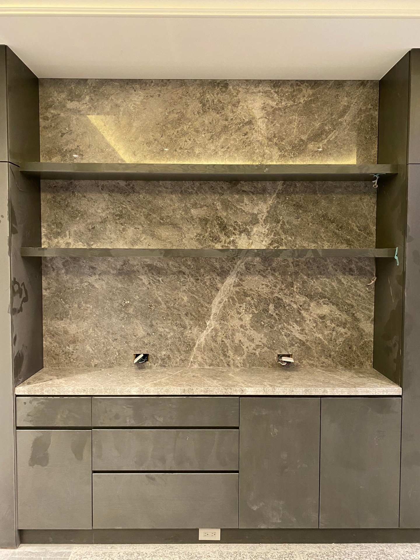 蒙馬特灰-背牆+檯面