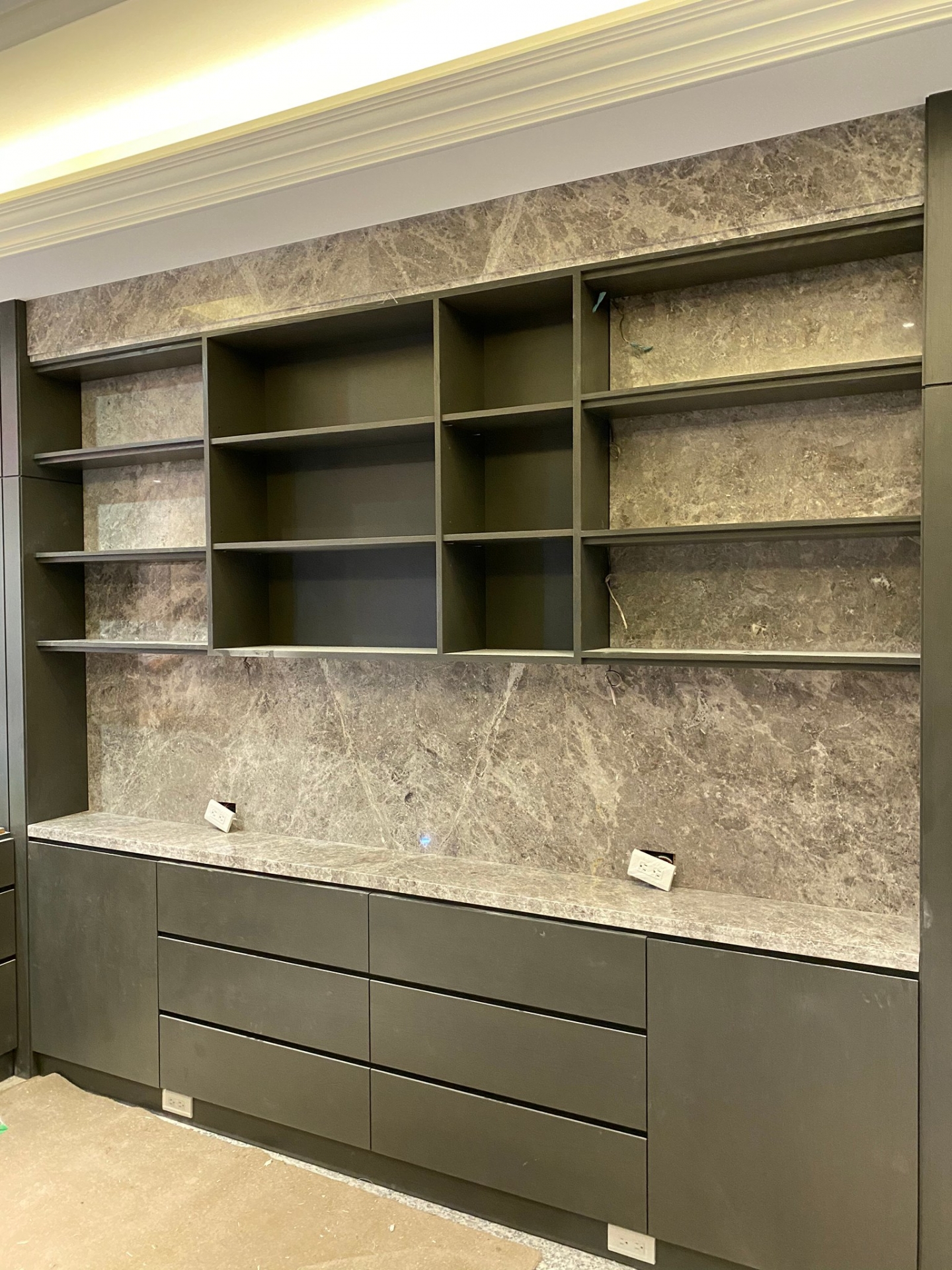 蒙馬特灰-背牆+檯面