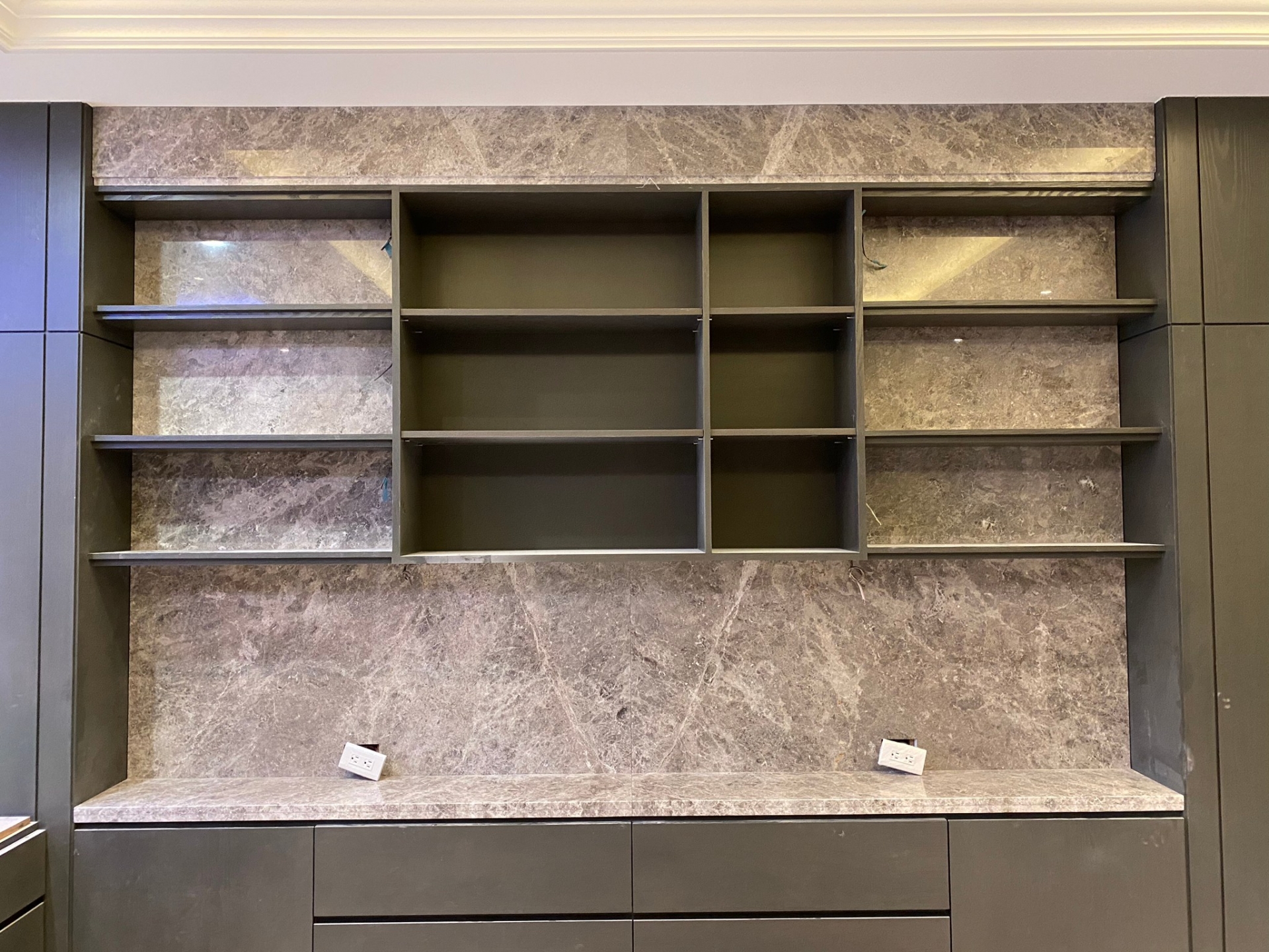 蒙馬特灰-背牆+檯面