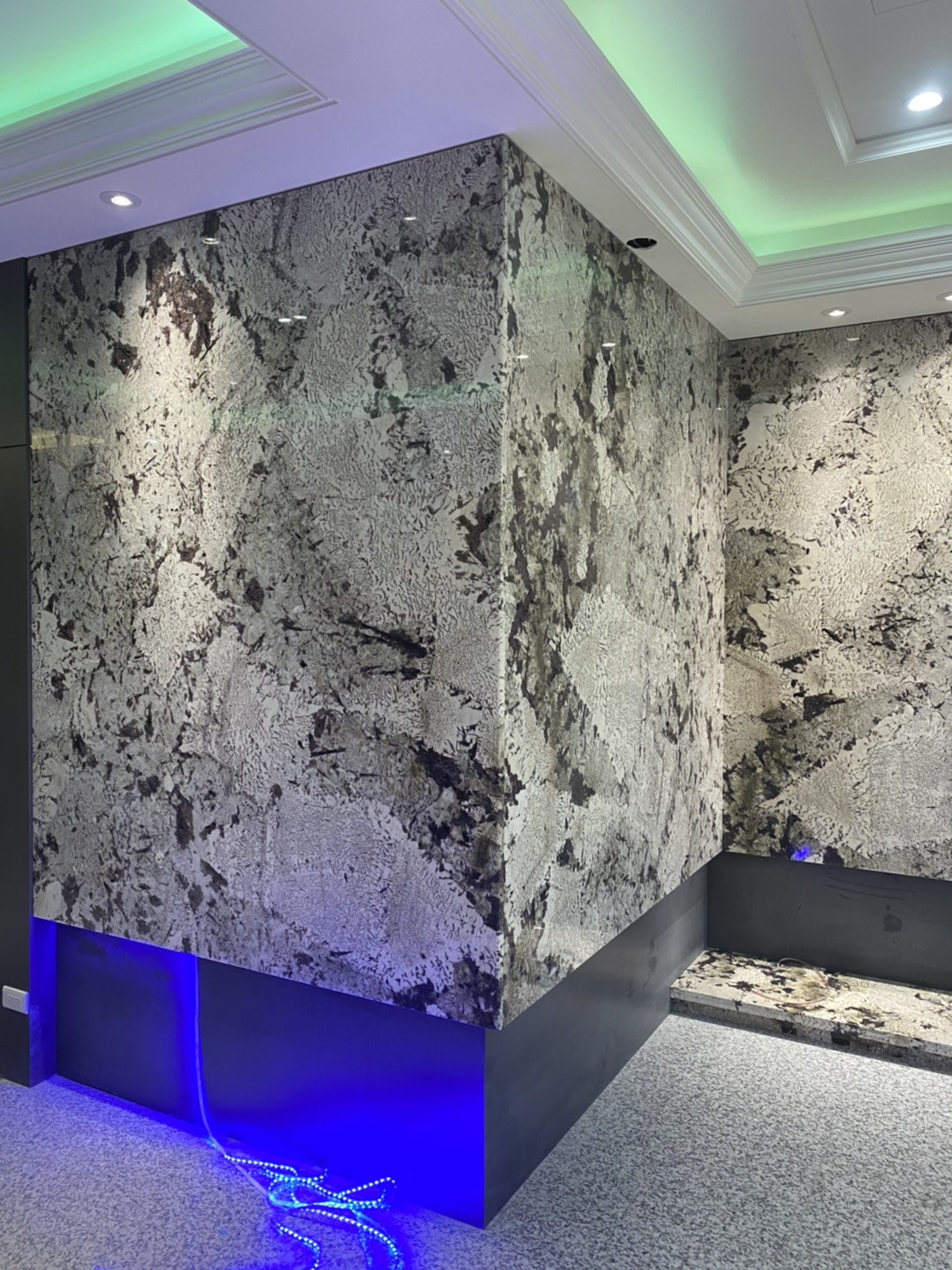 路易威登-電視牆