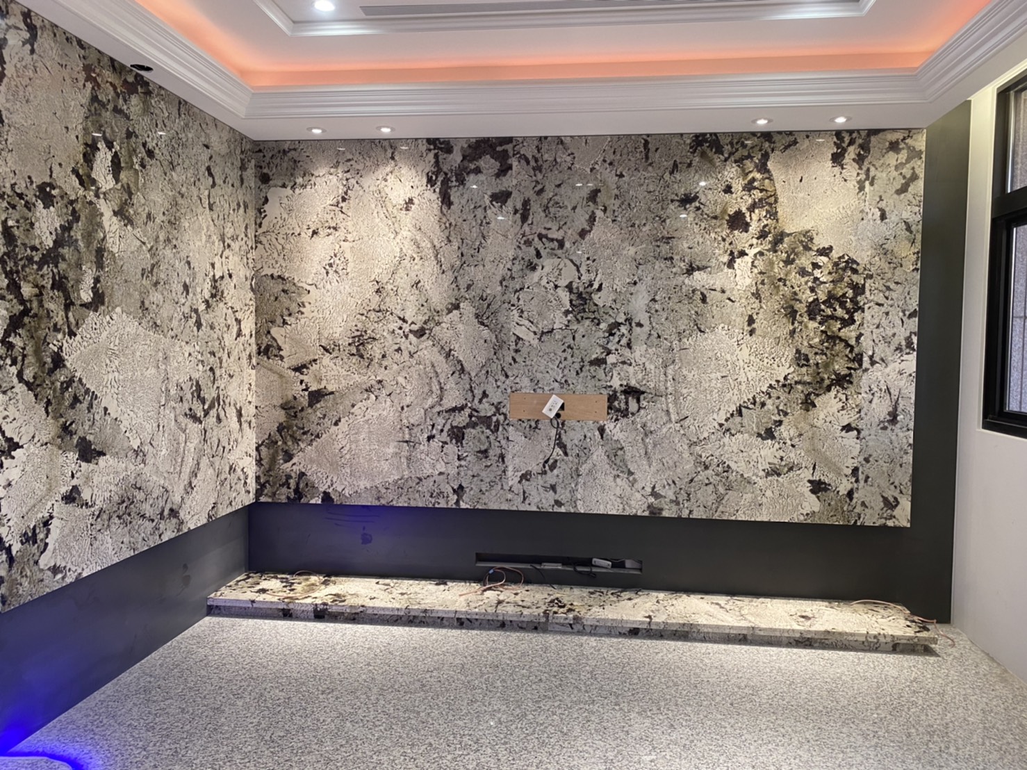 路易威登-電視牆