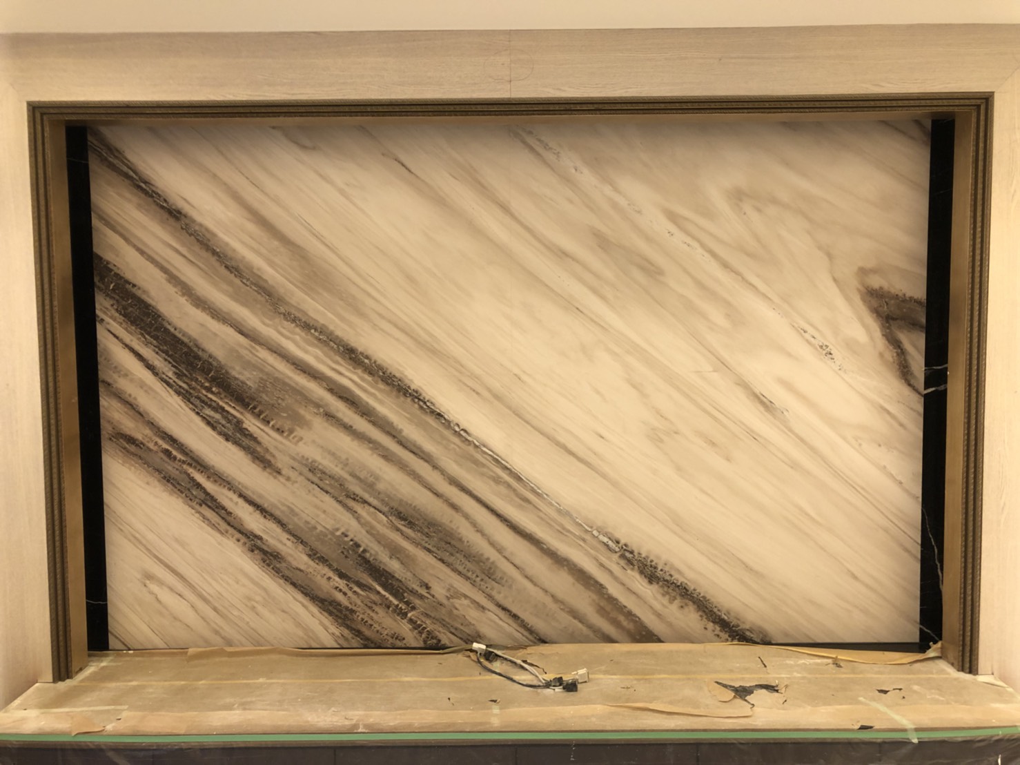 富貴金莎-電視牆