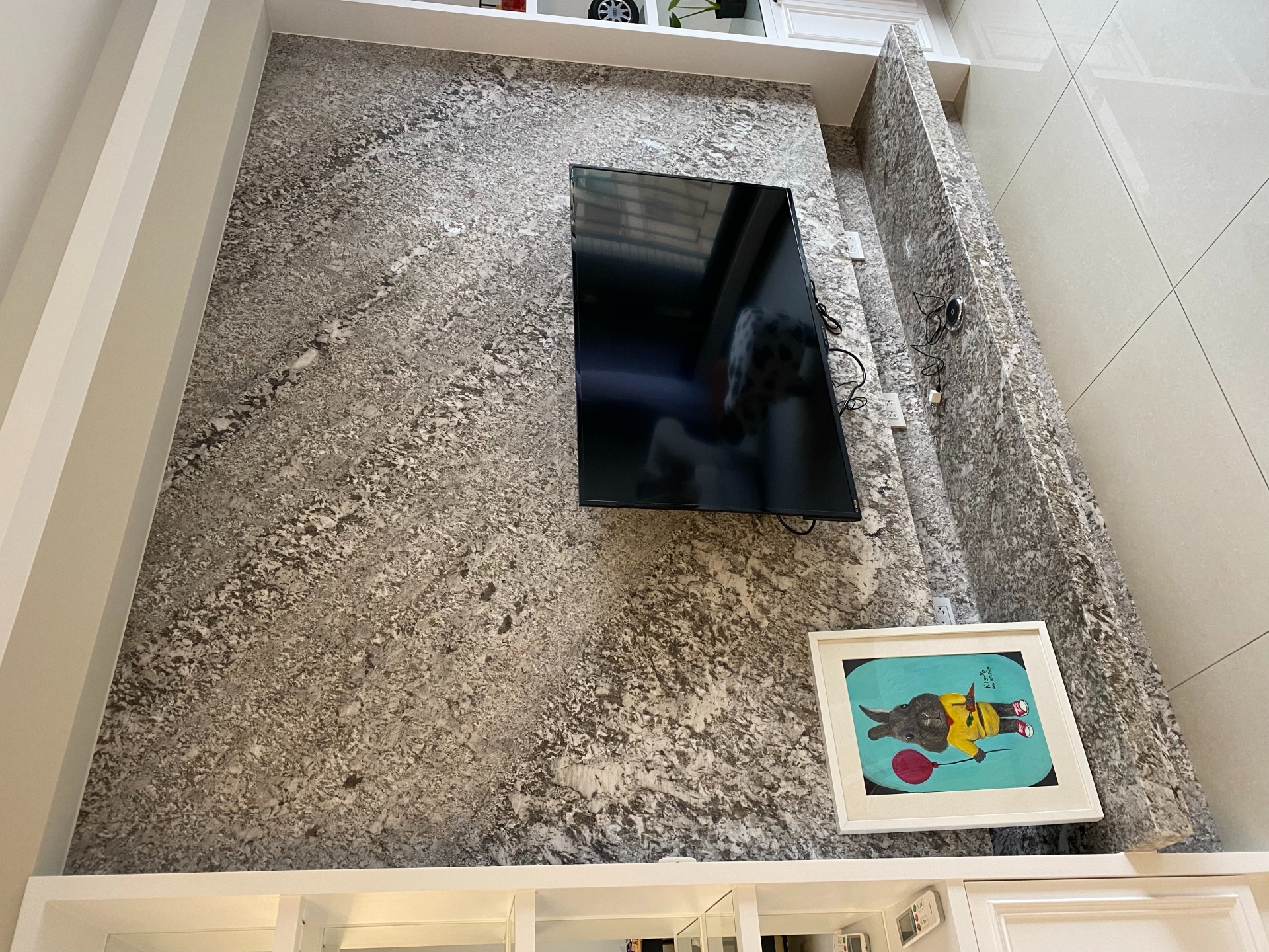 皇家銀鑽-電視牆