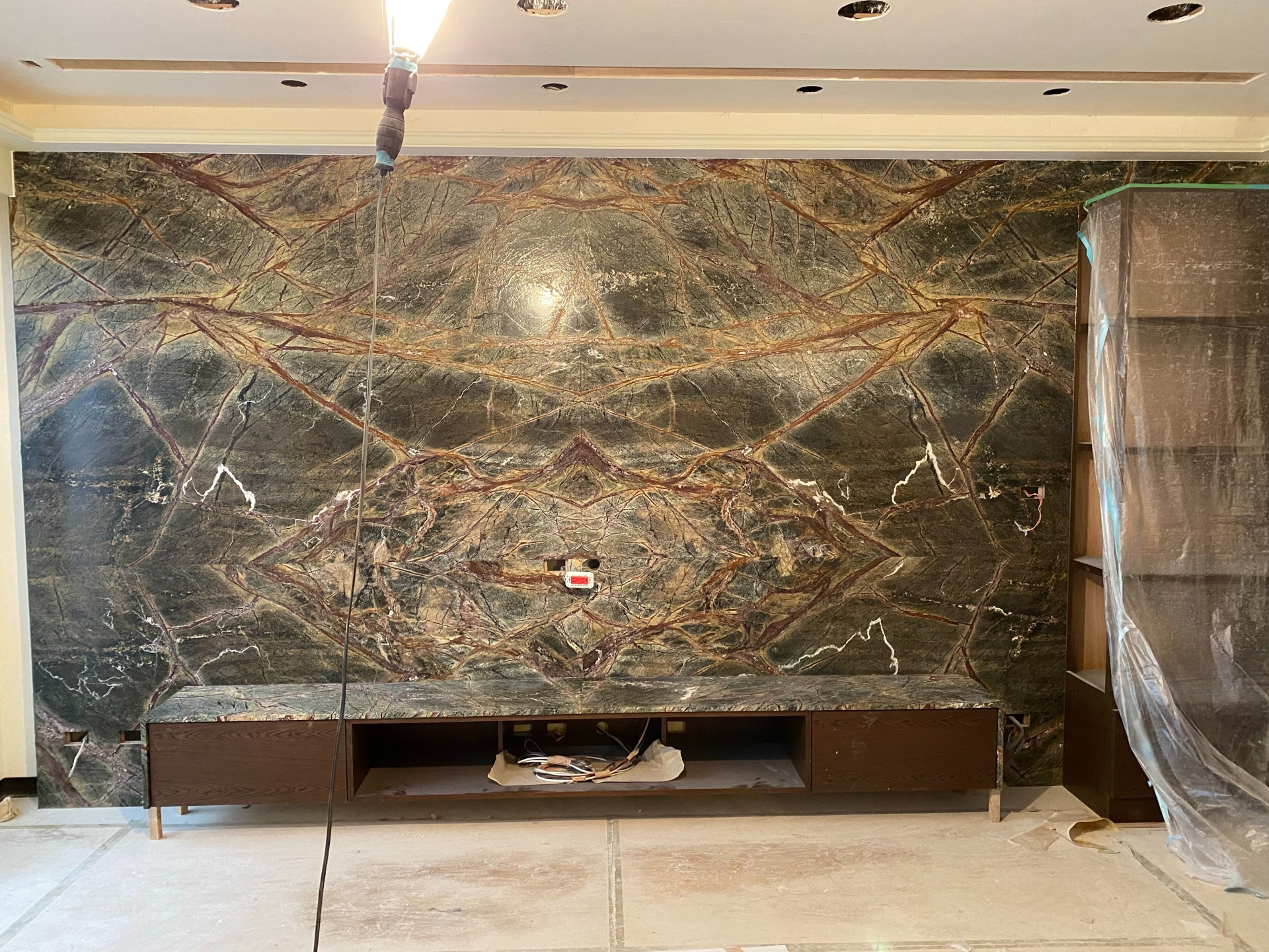 夏沐樹石-電視牆