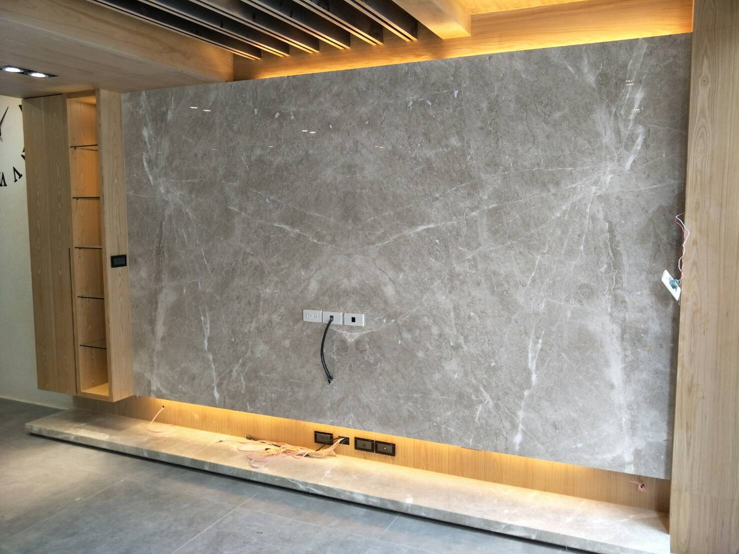 卡地亞灰-電視牆