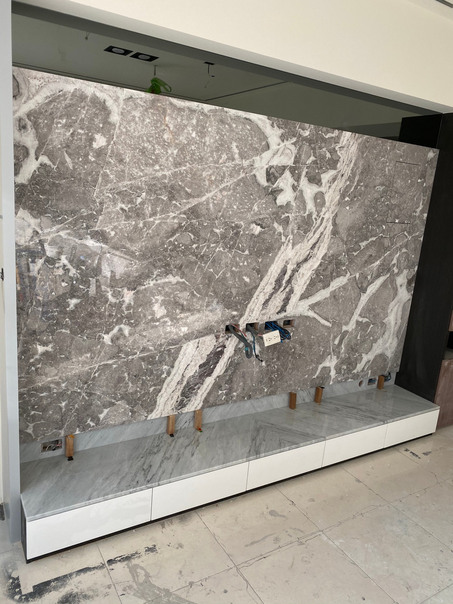 安朵拉灰-電視牆