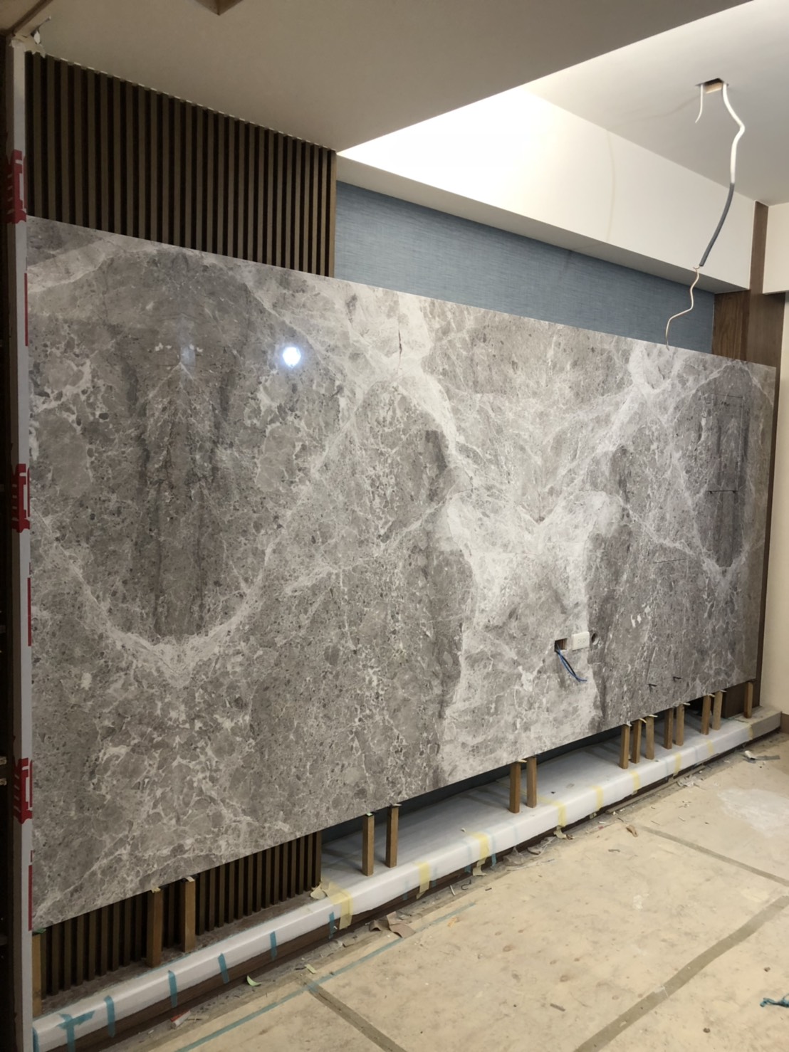 安格拉珍珠-電視牆