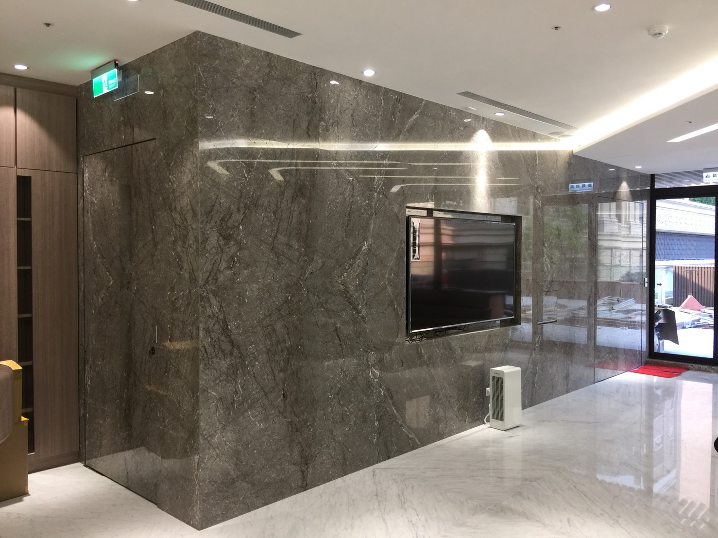 灰網石-電視牆