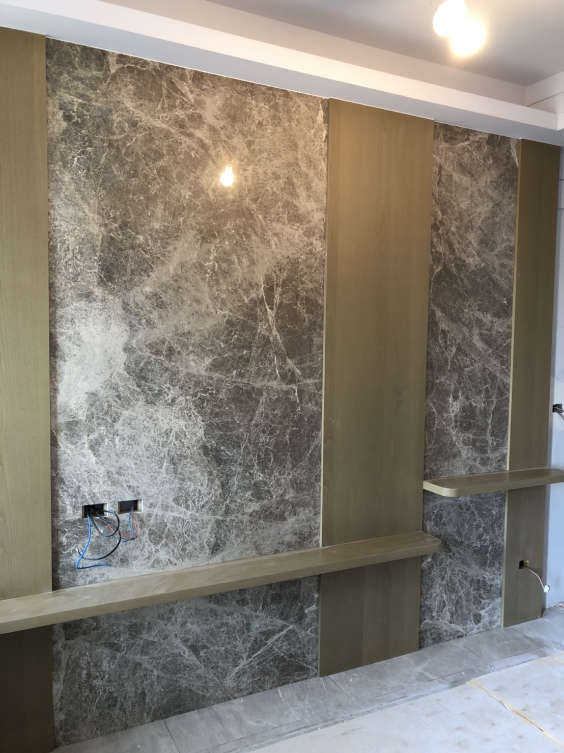 波希米亞-電視牆