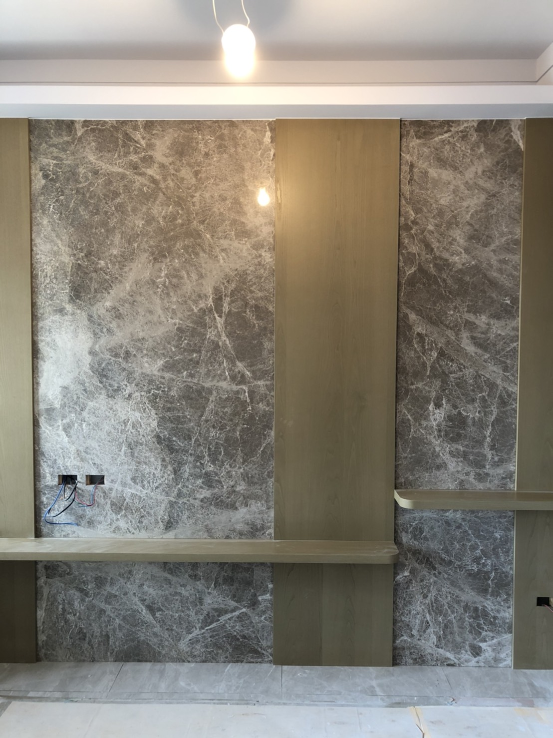 波希米亞-電視牆